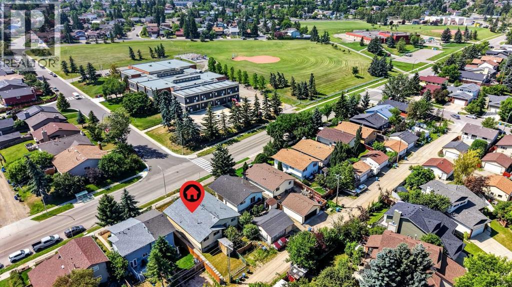 218 Bermuda Drive Nw, Calgary, Alberta  T3K 2A9 - Photo 3 - A2330540