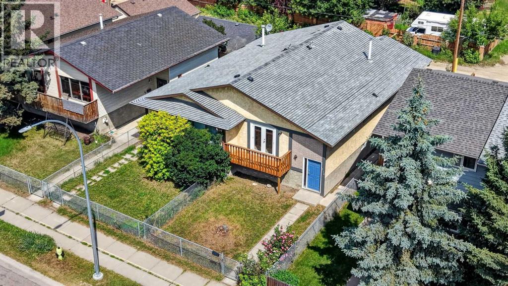 218 Bermuda Drive Nw, Calgary, Alberta  T3K 2A9 - Photo 2 - A2330540