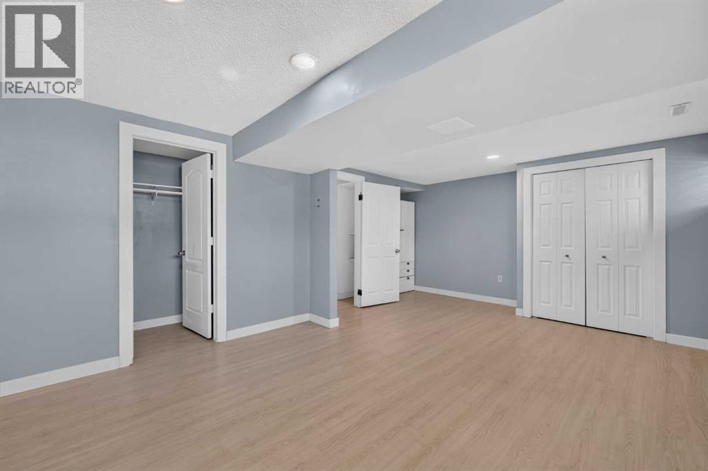 218 Bermuda Drive Nw, Calgary, Alberta  T3K 2A9 - Photo 33 - A2330540