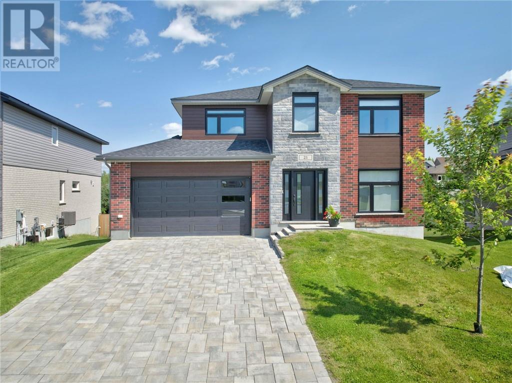 21 Vega Court, Sudbury, Ontario  P3E 0A6 - Photo 2 - 2129414
