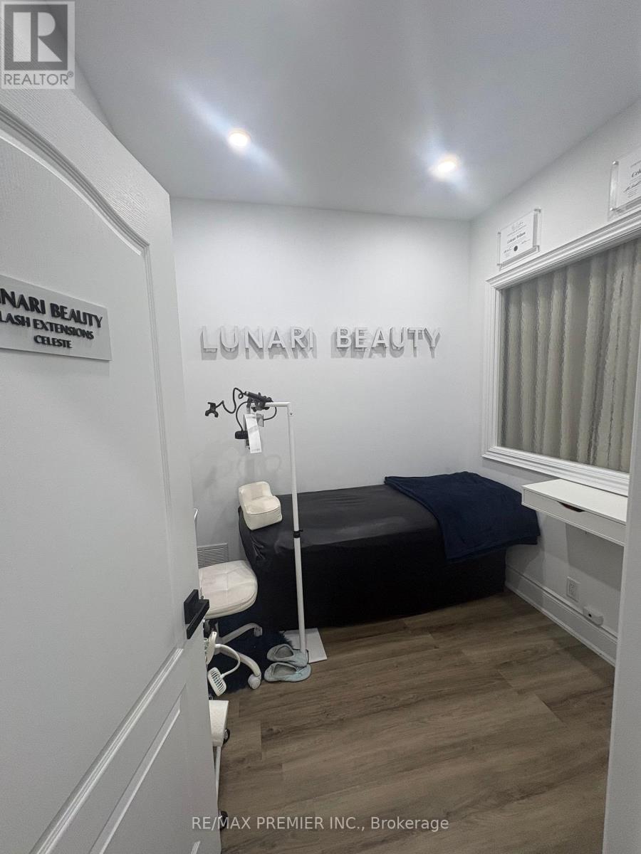 Main Floor - 2879 Dufferin Street, Toronto, Ontario  M6B 3S5 - Photo 8 - W13601864