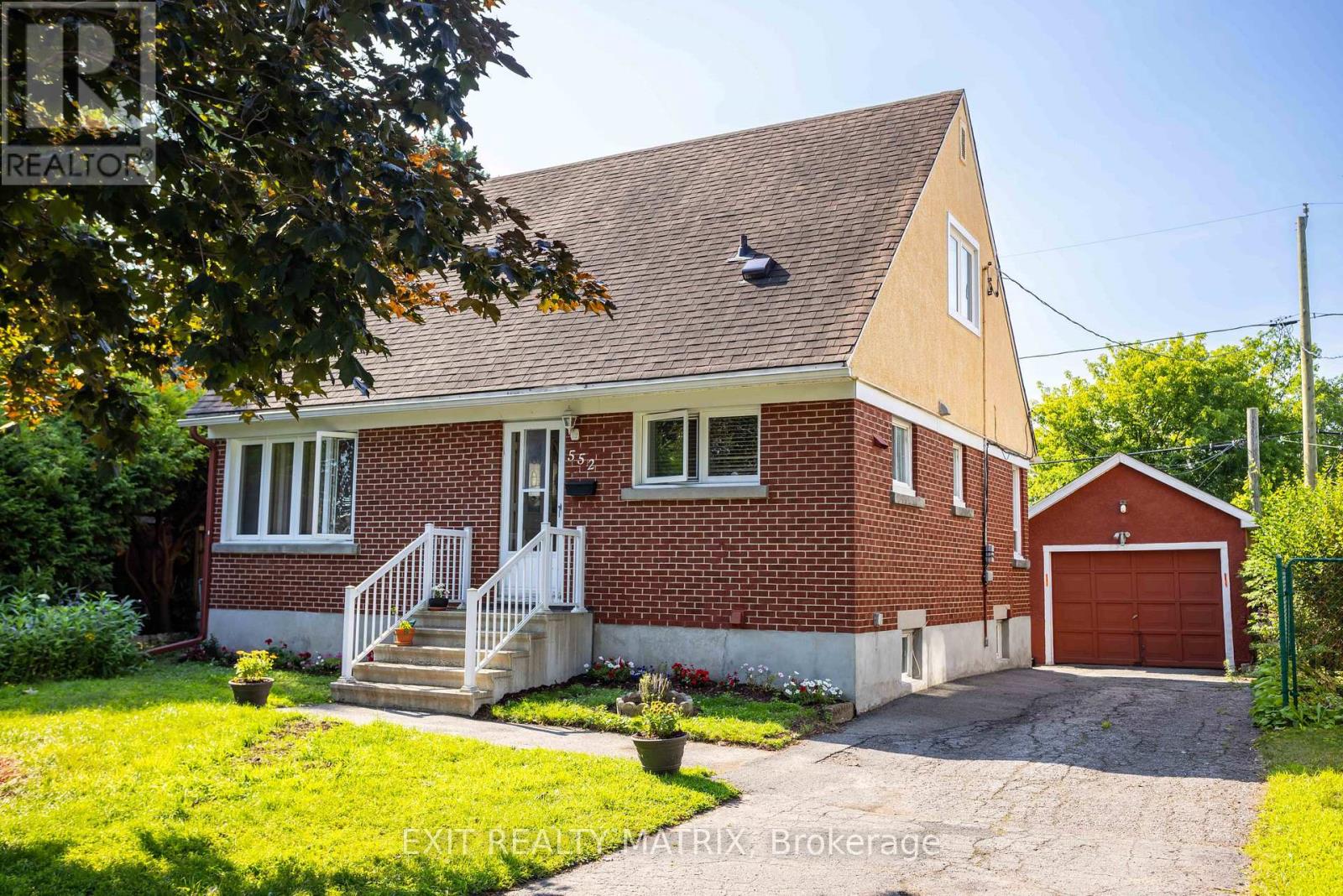 552 Dunbrack Street, Ottawa, Ontario  K1K 1J5 - Photo 3 - X13602446