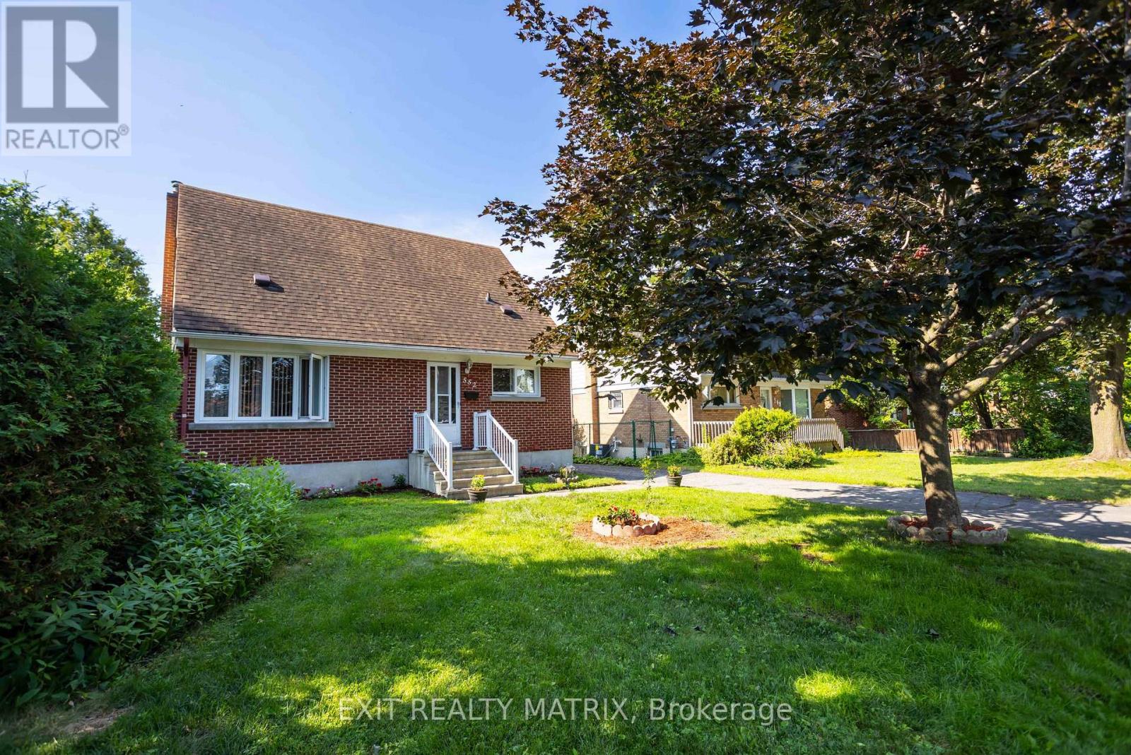 552 Dunbrack Street, Ottawa, Ontario  K1K 1J5 - Photo 4 - X13602446