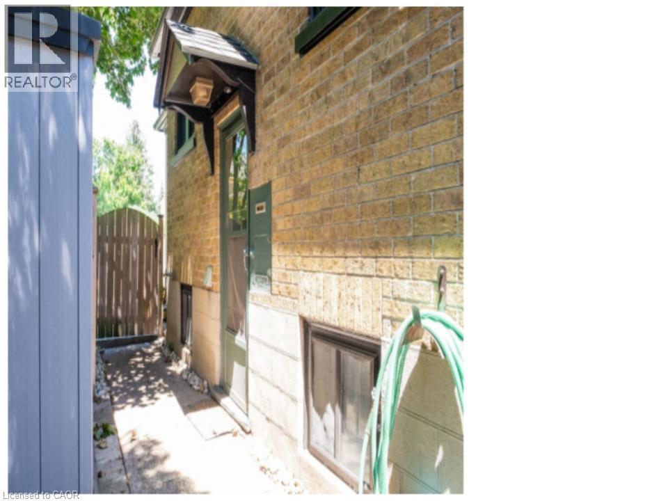 28 Spring Street W Unit# Lower Level, Waterloo, Ontario  N2L 2Z8 - Photo 1 - 40850795