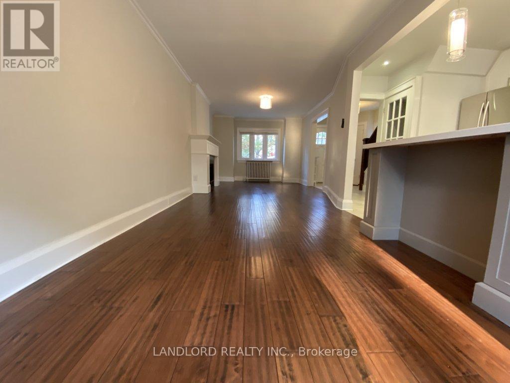 22 Lorindale Avenue, Toronto, Ontario  M5M 3C2 - Photo 12 - C13602448