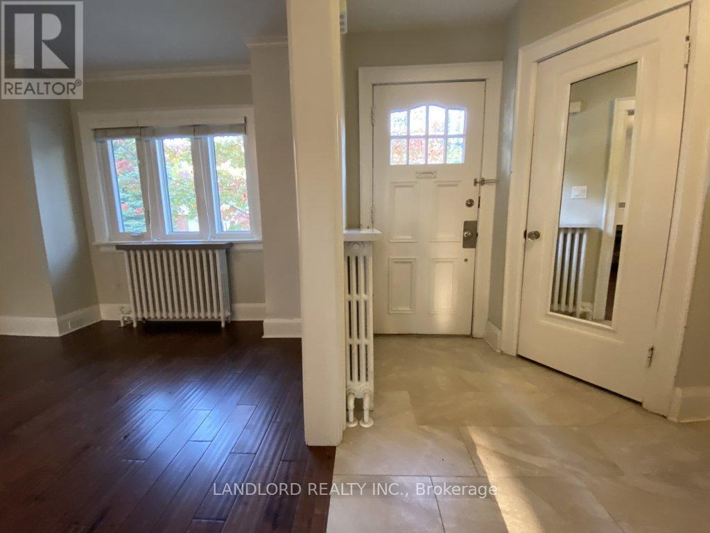 22 Lorindale Avenue, Toronto, Ontario  M5M 3C2 - Photo 13 - C13602448