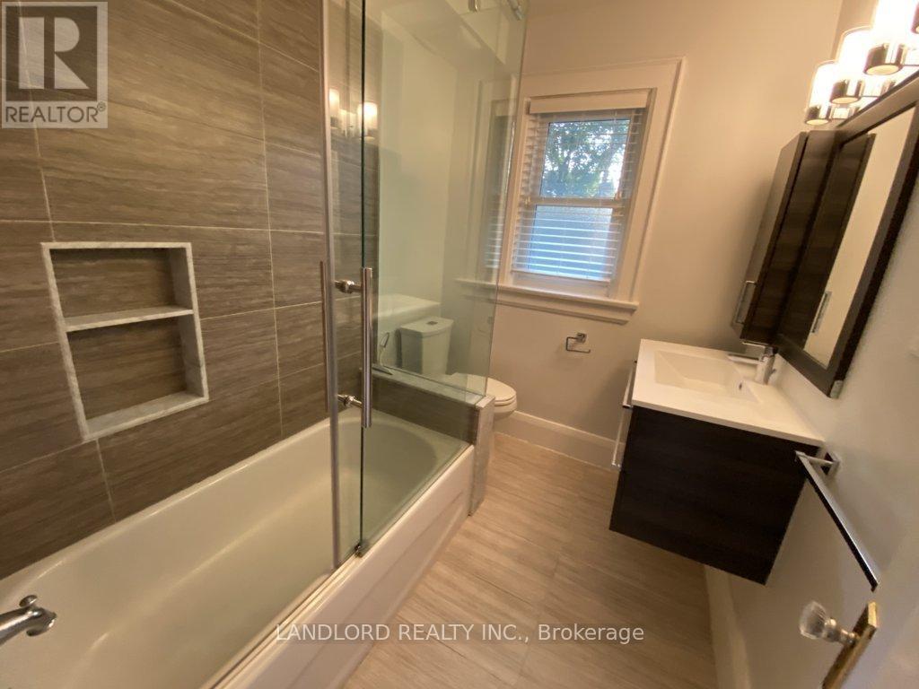 22 Lorindale Avenue, Toronto, Ontario  M5M 3C2 - Photo 21 - C13602448