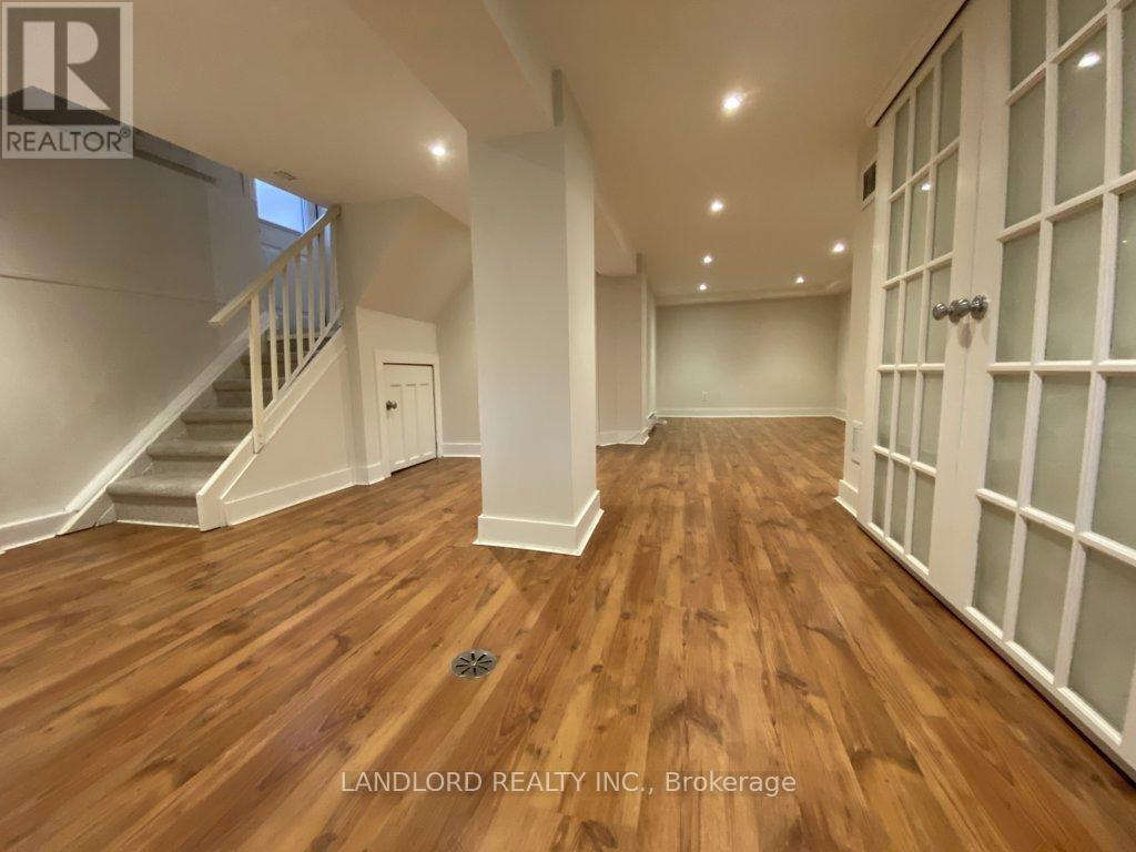 22 Lorindale Avenue, Toronto, Ontario  M5M 3C2 - Photo 27 - C13602448