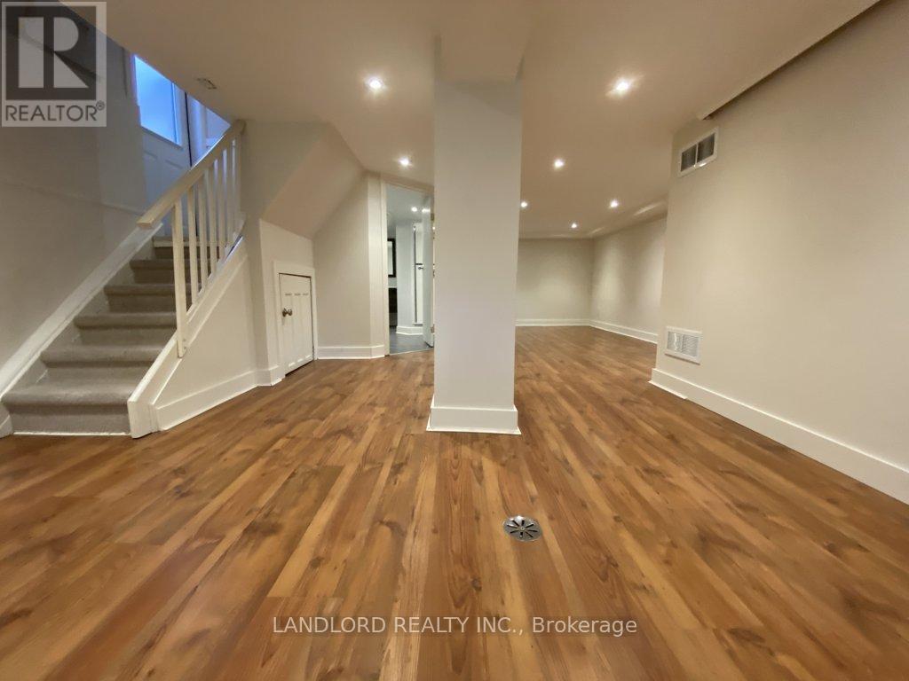 22 Lorindale Avenue, Toronto, Ontario  M5M 3C2 - Photo 33 - C13602448