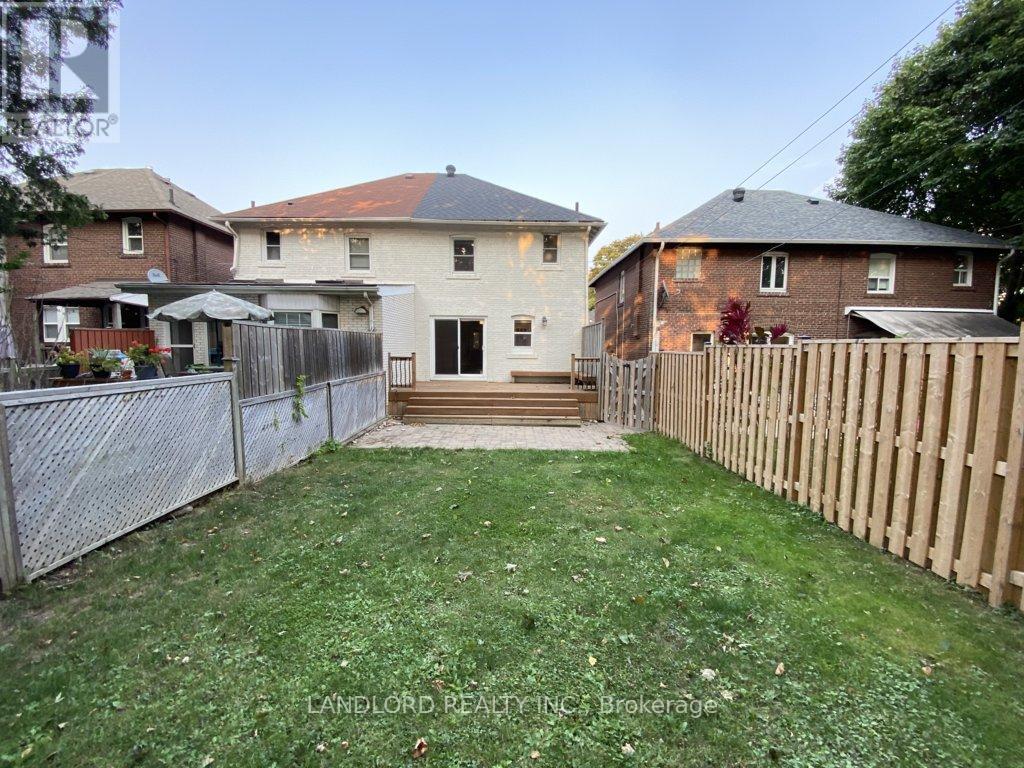 22 Lorindale Avenue, Toronto, Ontario  M5M 3C2 - Photo 35 - C13602448
