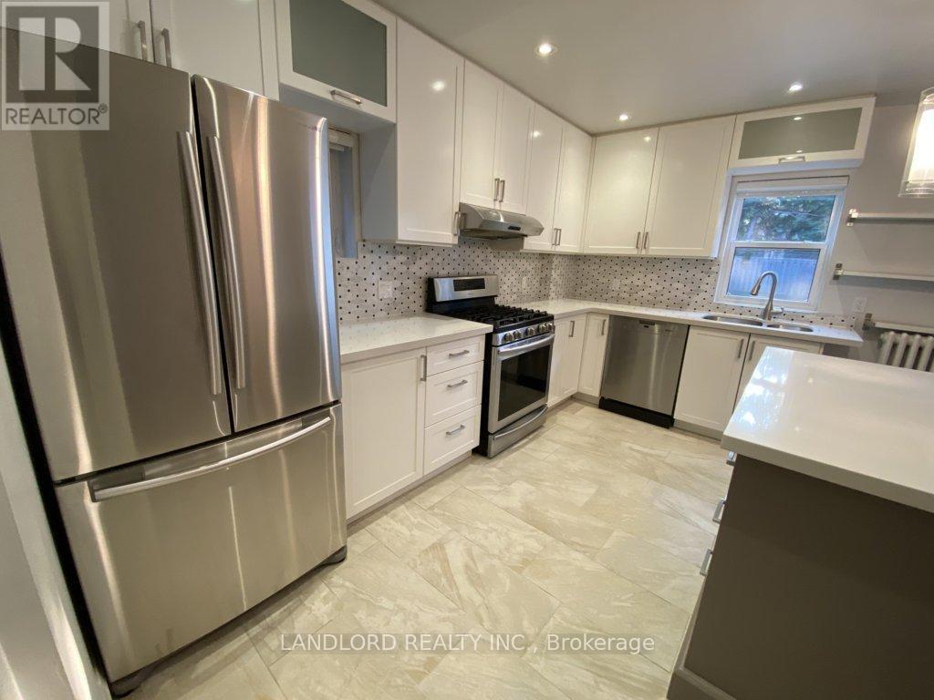 22 Lorindale Avenue, Toronto, Ontario  M5M 3C2 - Photo 5 - C13602448