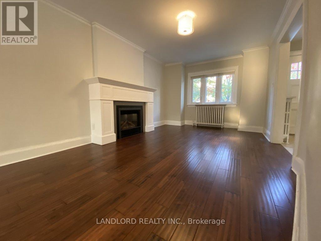 22 Lorindale Avenue, Toronto, Ontario  M5M 3C2 - Photo 9 - C13602448