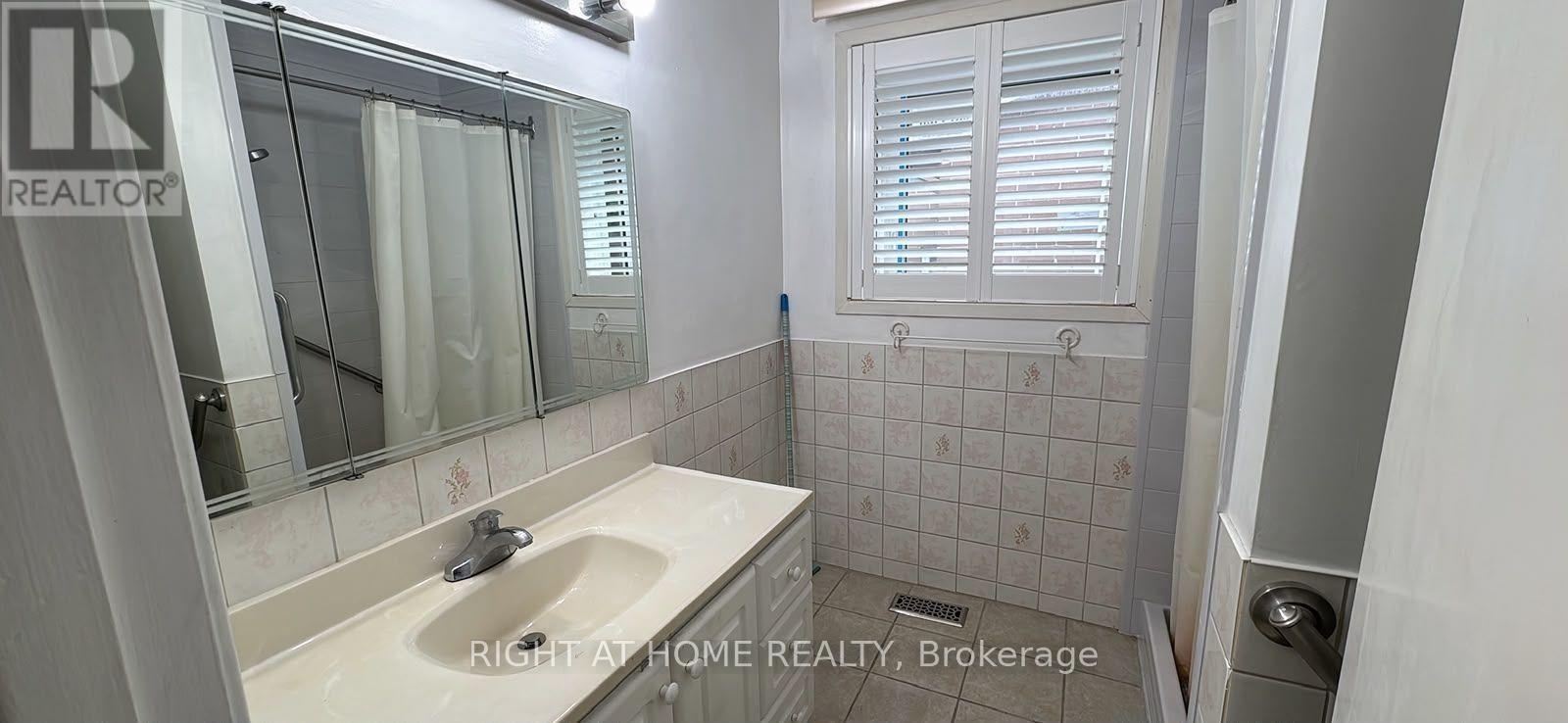 14 Ptarmigan Crescent, Toronto, Ontario  M3A 1W3 - Photo 5 - C13602500