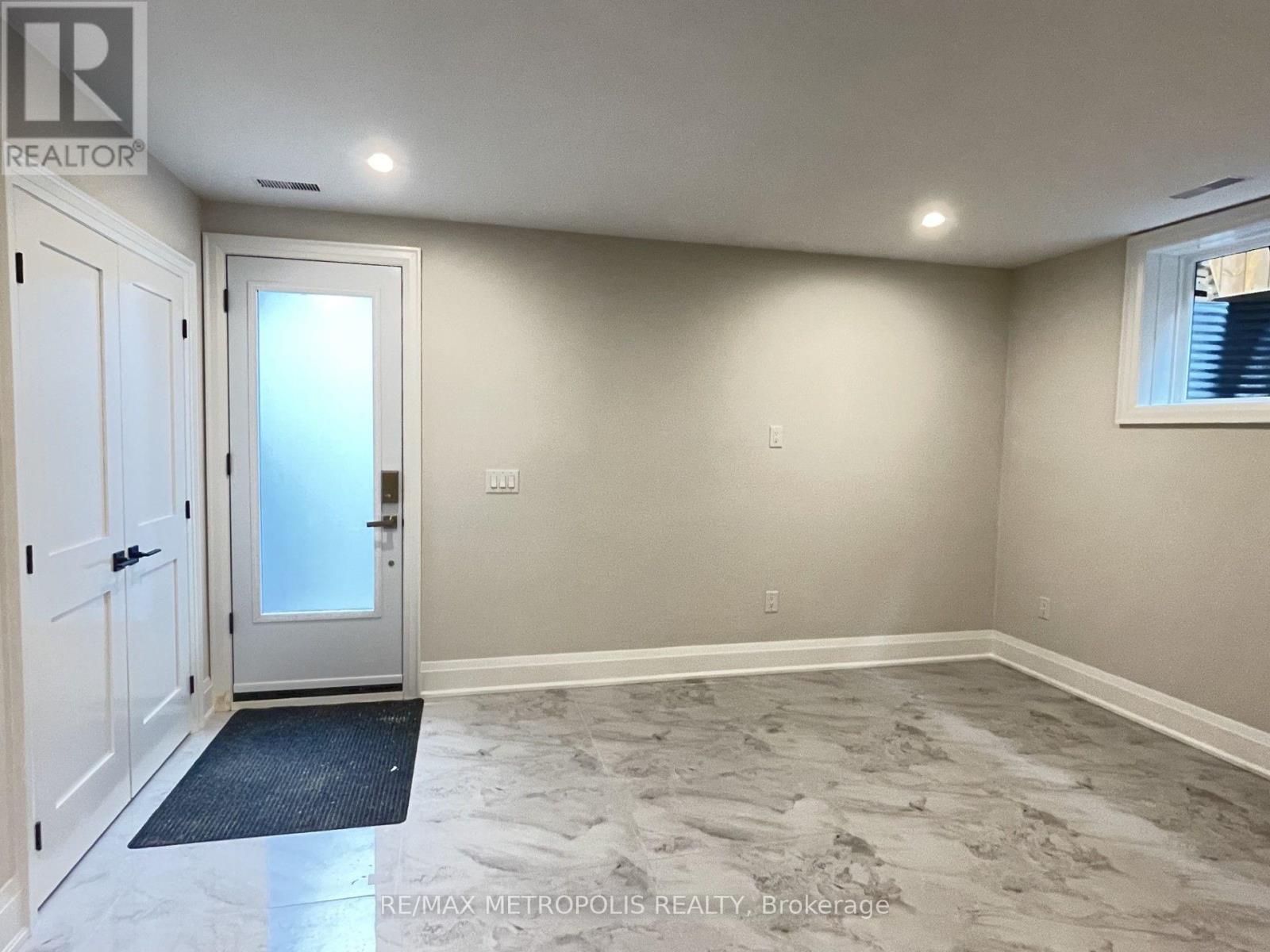 Bsmt - 165 Manning Avenue, Toronto, Ontario  M6J 2K6 - Photo 5 - C13602536