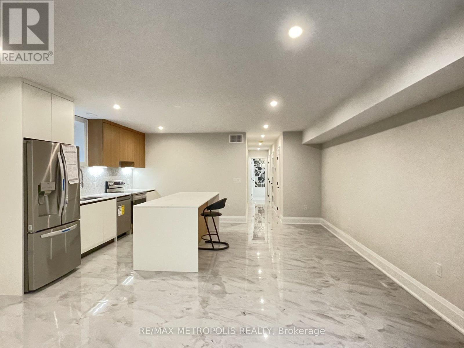 Bsmt - 165 Manning Avenue, Toronto, Ontario  M6J 2K6 - Photo 7 - C13602536