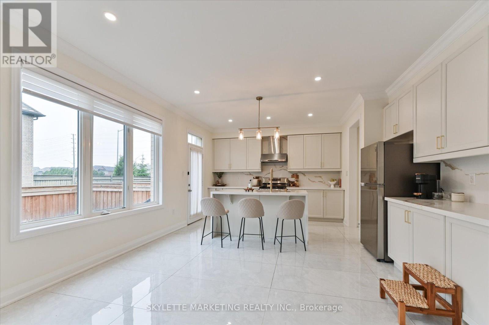 38 Russell Parker Crescent, Aurora, Ontario  L4G 0V5 - Photo 14 - N13602504