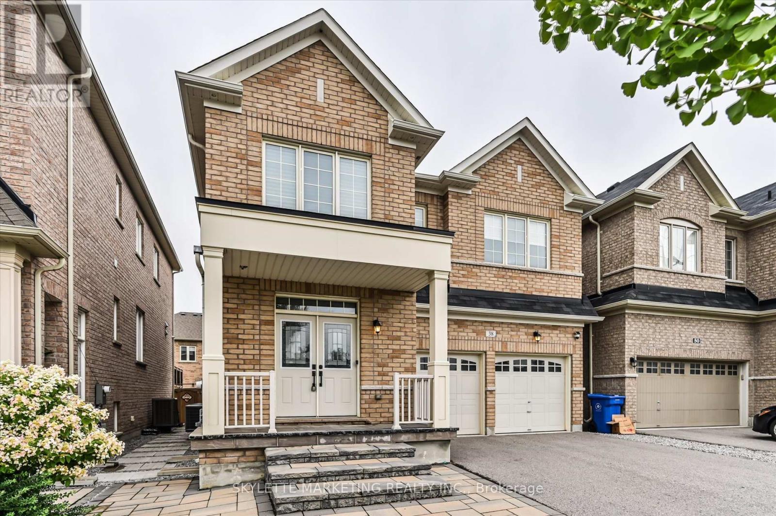 38 Russell Parker Crescent, Aurora, Ontario  L4G 0V5 - Photo 3 - N13602504