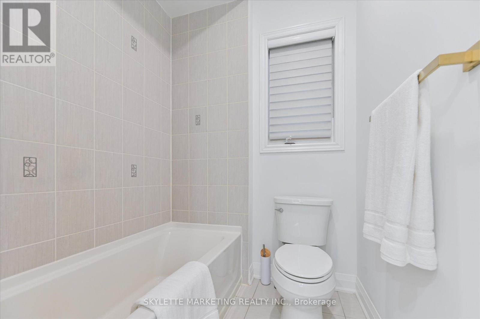 38 Russell Parker Crescent, Aurora, Ontario  L4G 0V5 - Photo 32 - N13602504