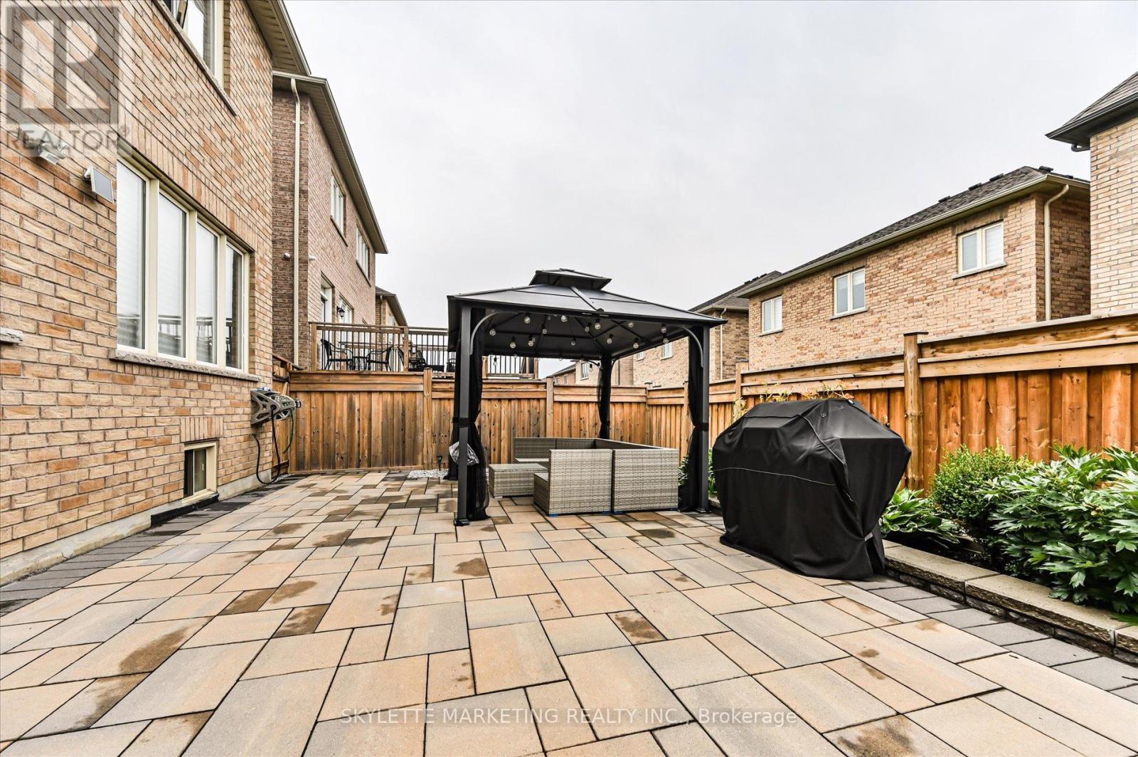 38 Russell Parker Crescent, Aurora, Ontario  L4G 0V5 - Photo 43 - N13602504