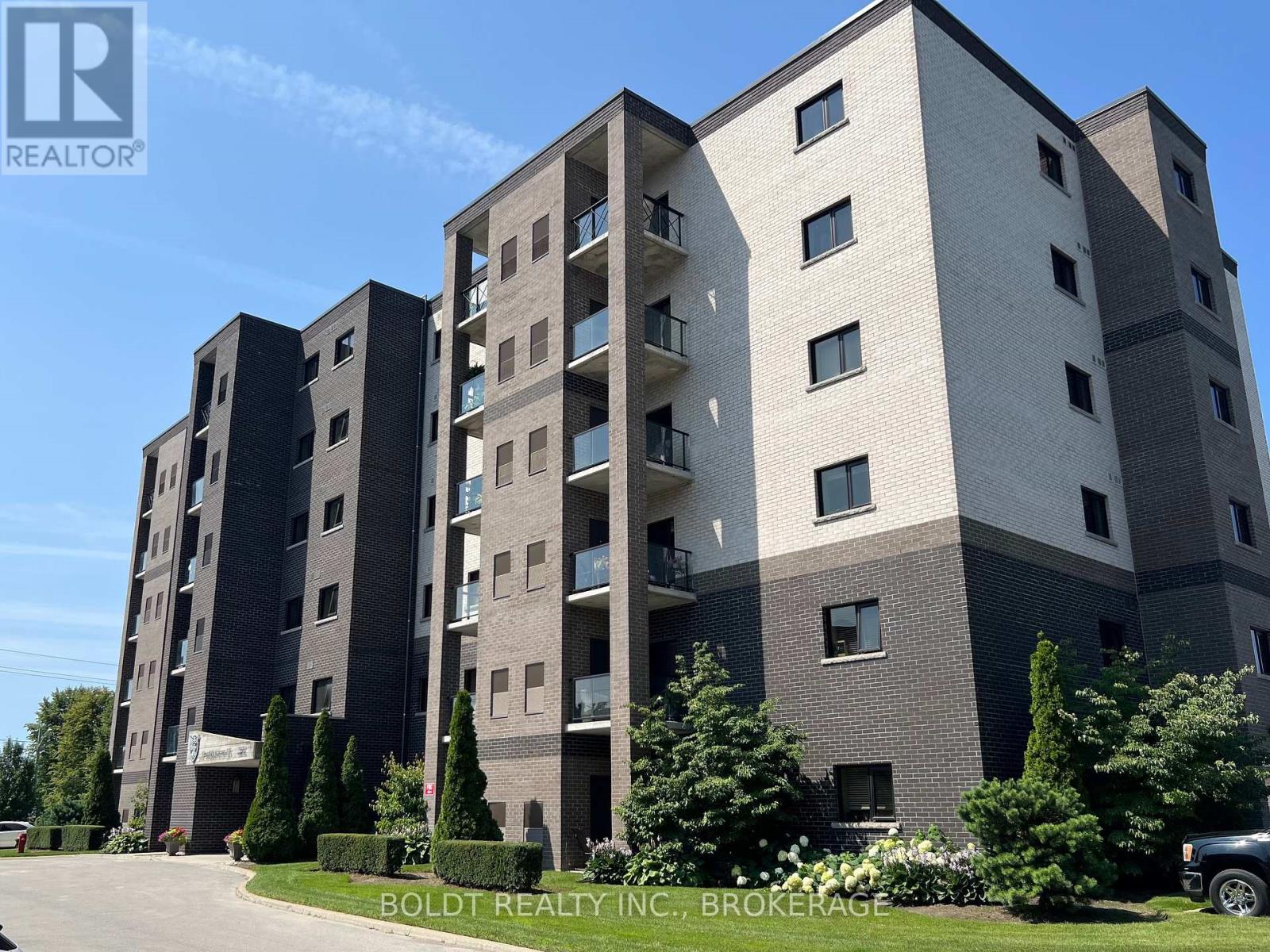 207 - 5837 Dunn Street, Niagara Falls, Ontario  L2G 0X7 - Photo 2 - X13414266