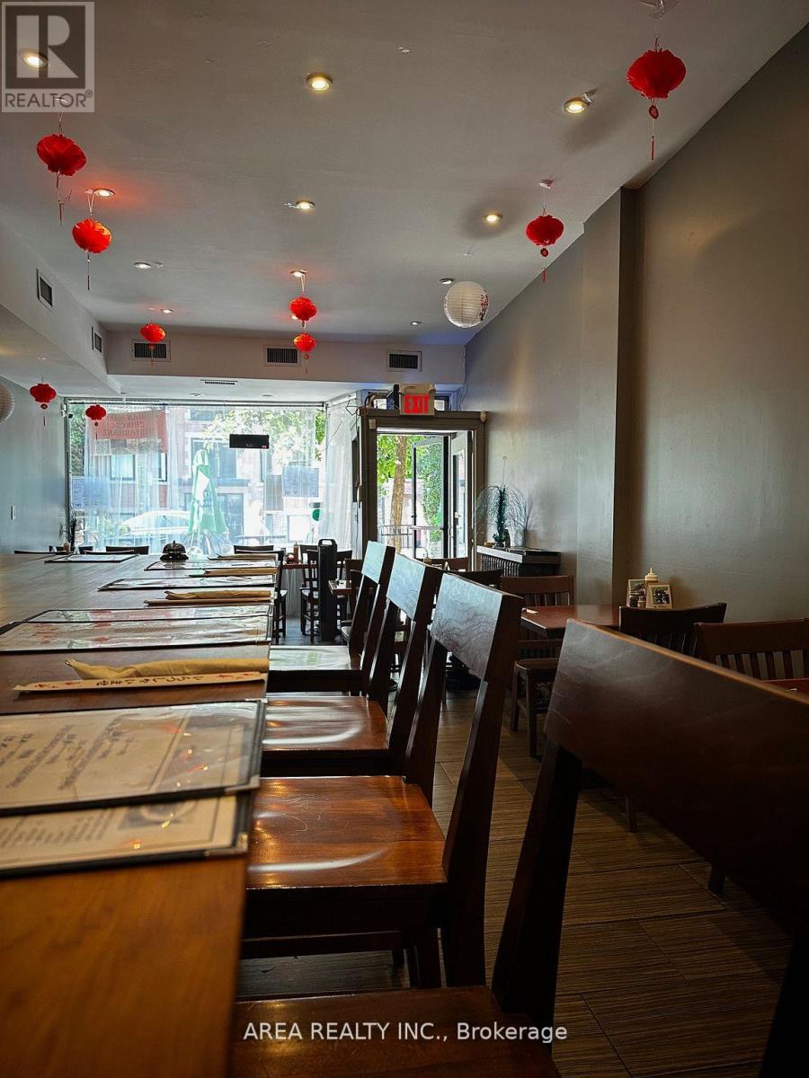 371 Roncesvalles Avenue, Toronto, Ontario  M6R 2M7 - Photo 7 - W13602416