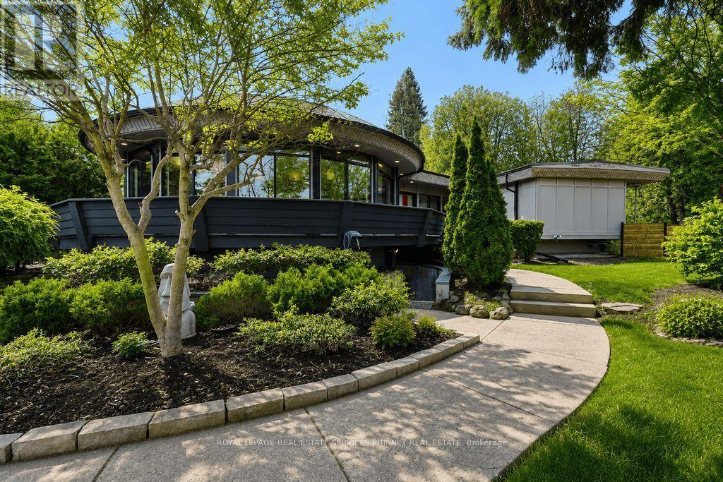 1352 Nocturne Court, Mississauga, Ontario  L5H 2L8 - Photo 2 - W13602458