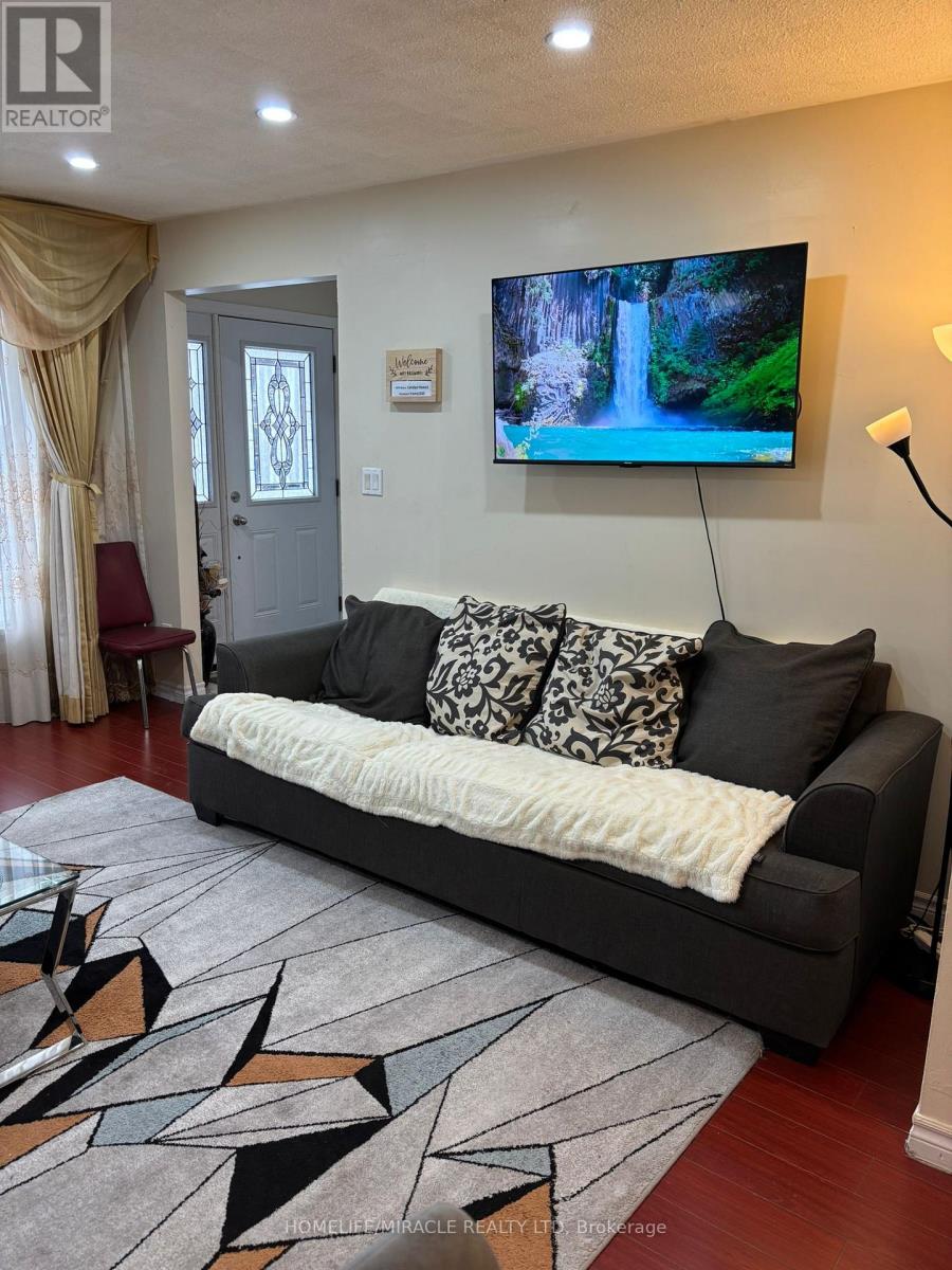 7426 Catalpa Road, Mississauga, Ontario  L4T 2T3 - Photo 11 - W13602466