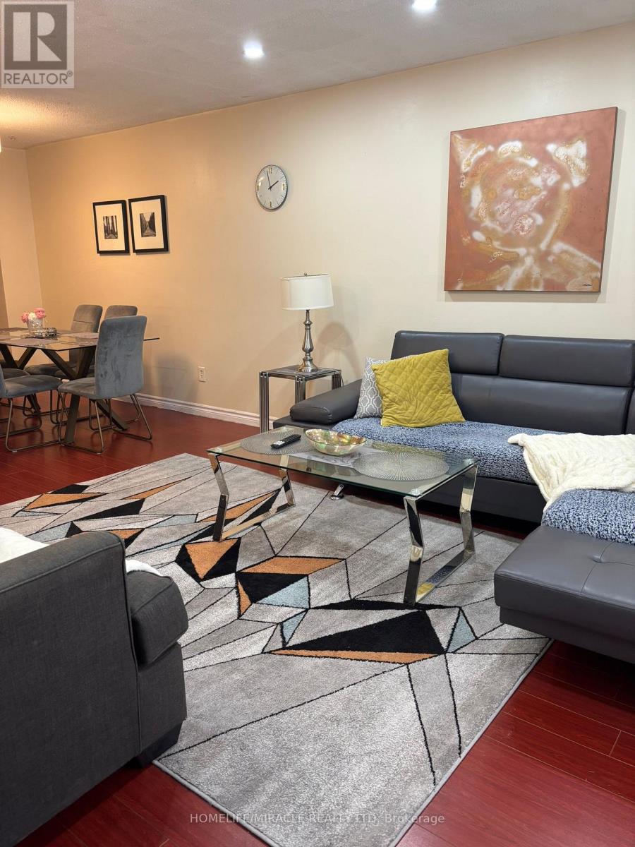 7426 Catalpa Road, Mississauga, Ontario  L4T 2T3 - Photo 6 - W13602466