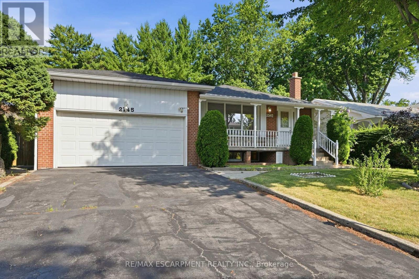 2145 Sunnyvale Drive, Oakville, Ontario  L6L 1W6 - Photo 2 - W13602522