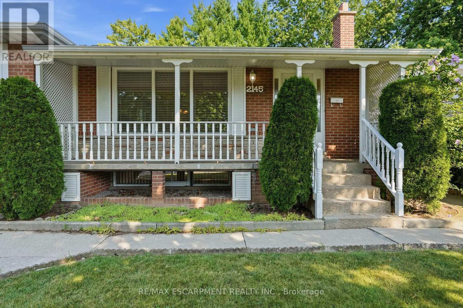 2145 Sunnyvale Drive, Oakville, Ontario  L6L 1W6 - Photo 3 - W13602522