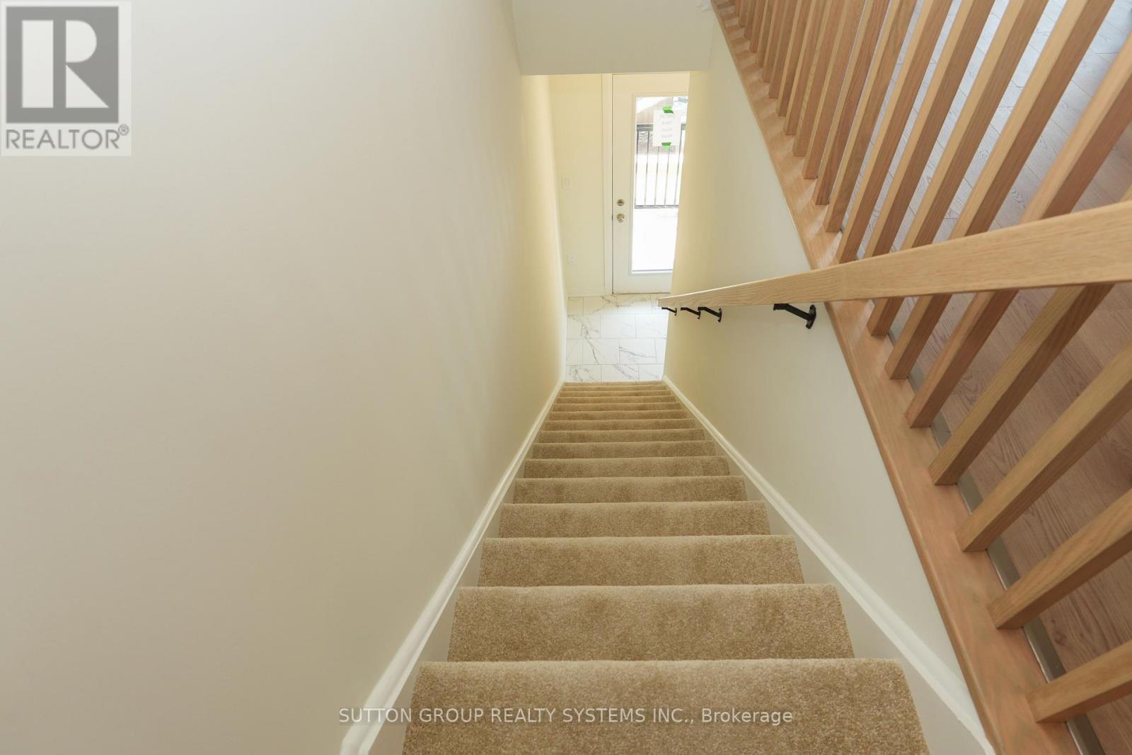 13 - 734 Front Royal Street, Mississauga, Ontario  L4Y 0C8 - Photo 3 - W13602526