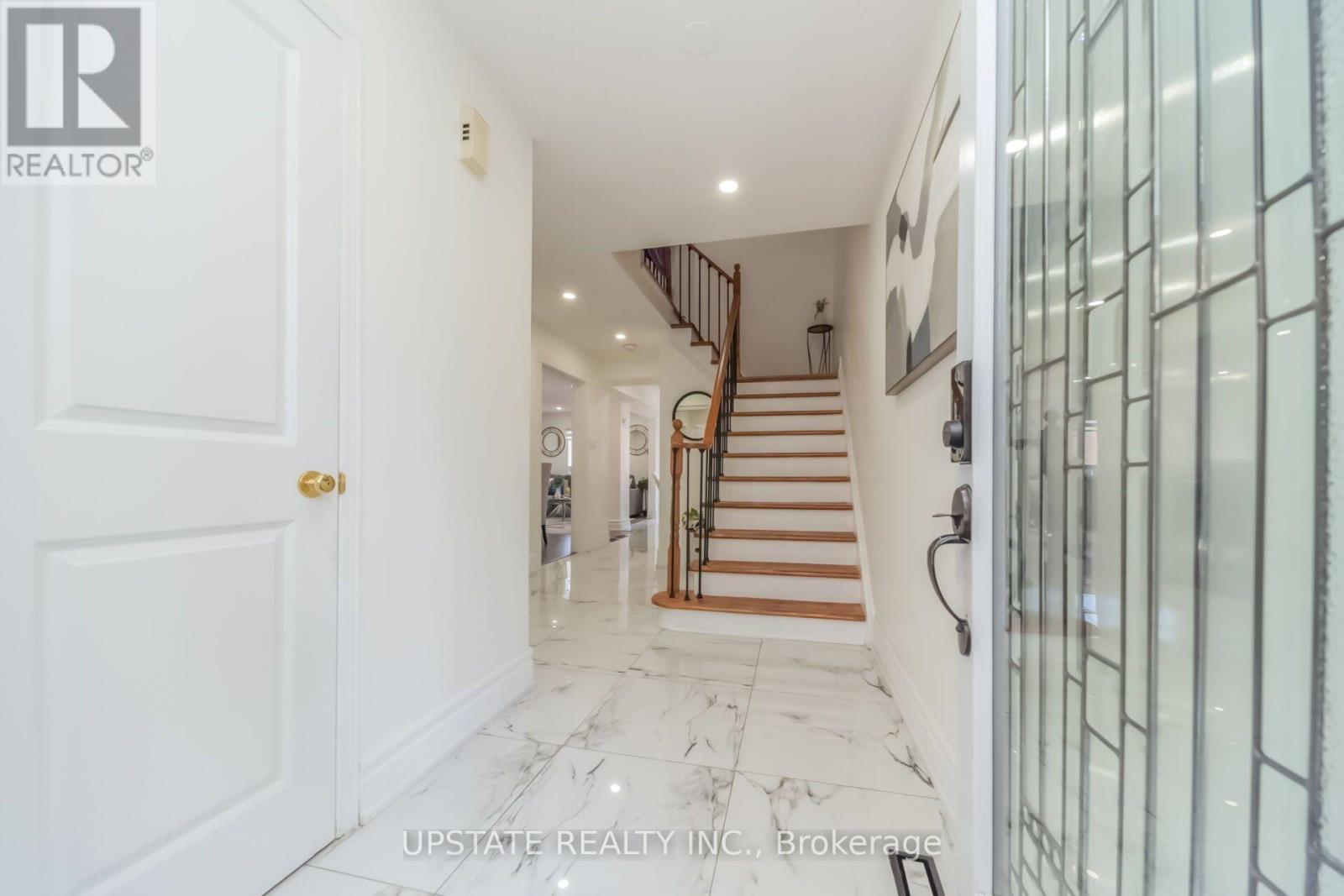 145 Valonia Drive, Brampton, Ontario  L6V 4J1 - Photo 4 - W13602534