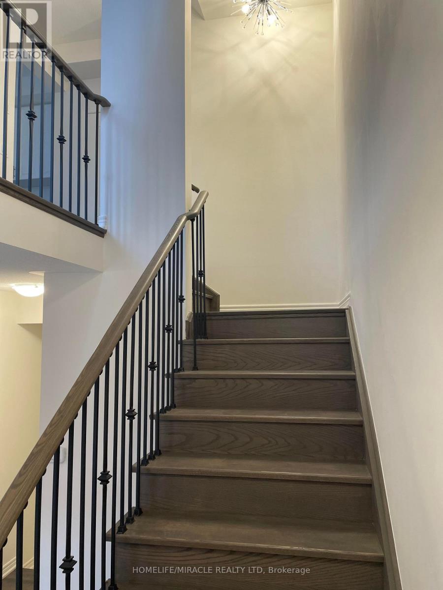 460 Silver Maple Road, Oakville, Ontario  L6H 3P5 - Photo 6 - W13602548
