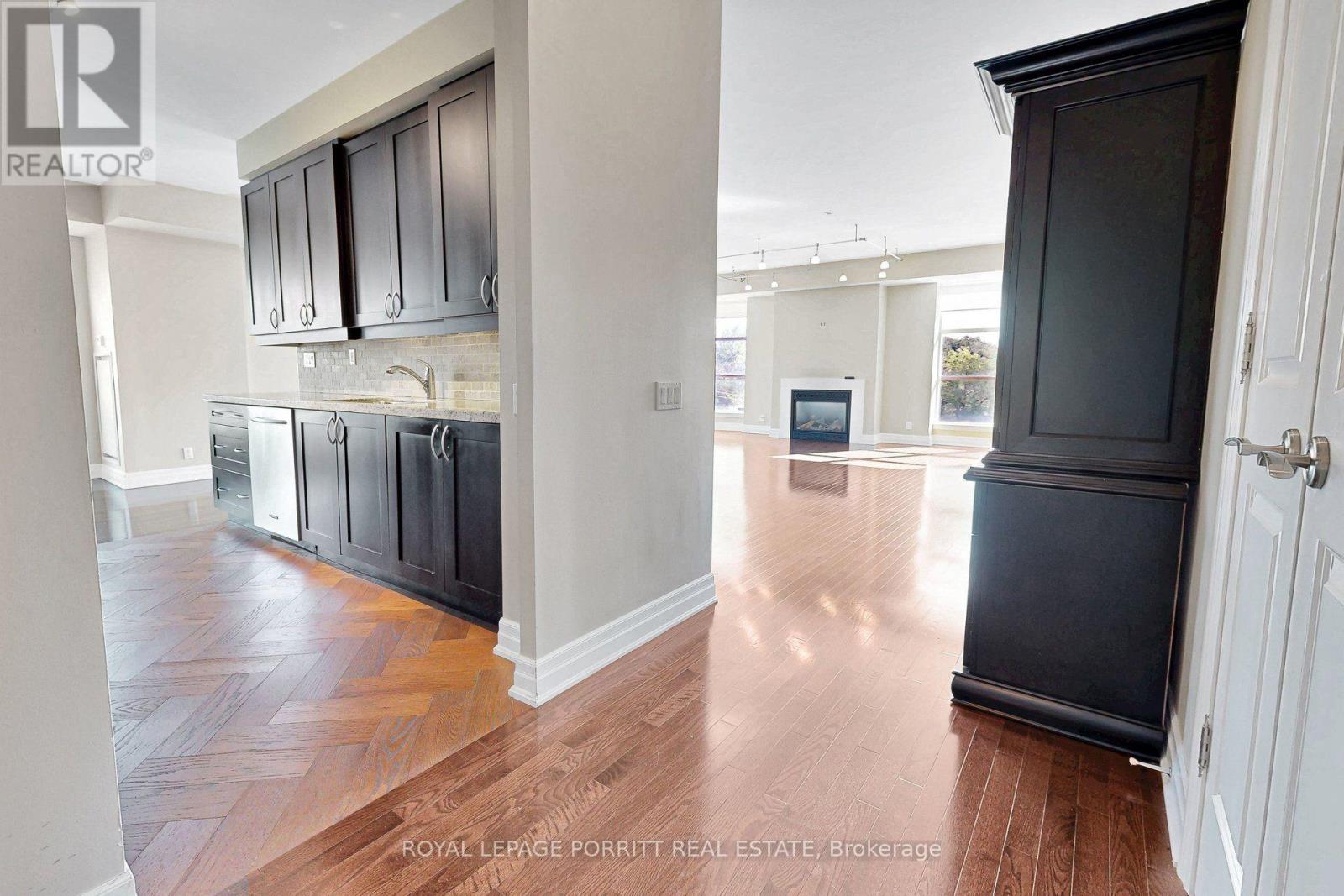 309 - 9 Burnhamthorpe Crescent, Toronto, Ontario  M9A 0A6 - Photo 6 - W13602614
