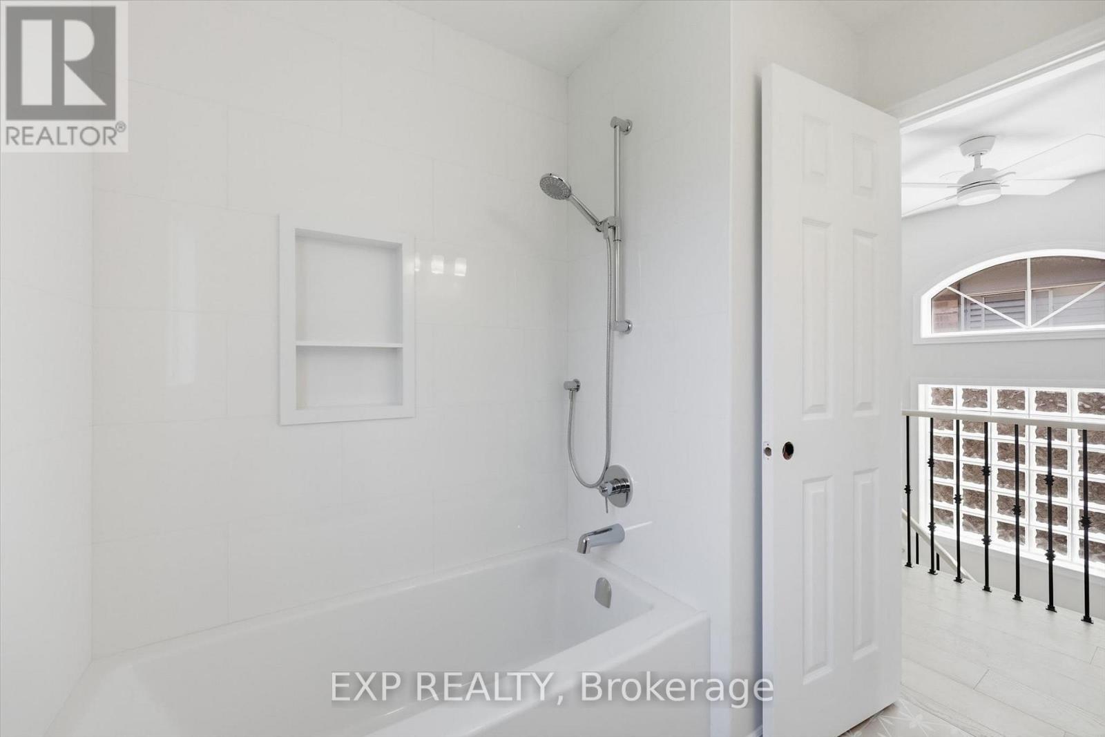 5628 Stella Lane, Burlington, Ontario  L7L 6X5 - Photo 32 - W13602652