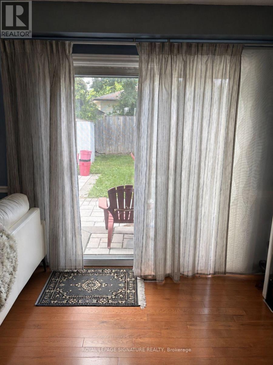 Main/upper - 137 Madoc Drive, Brampton, Ontario  L6V 2A5 - Photo 10 - W13602654