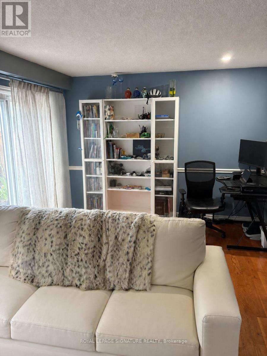 Main/upper - 137 Madoc Drive, Brampton, Ontario  L6V 2A5 - Photo 9 - W13602654
