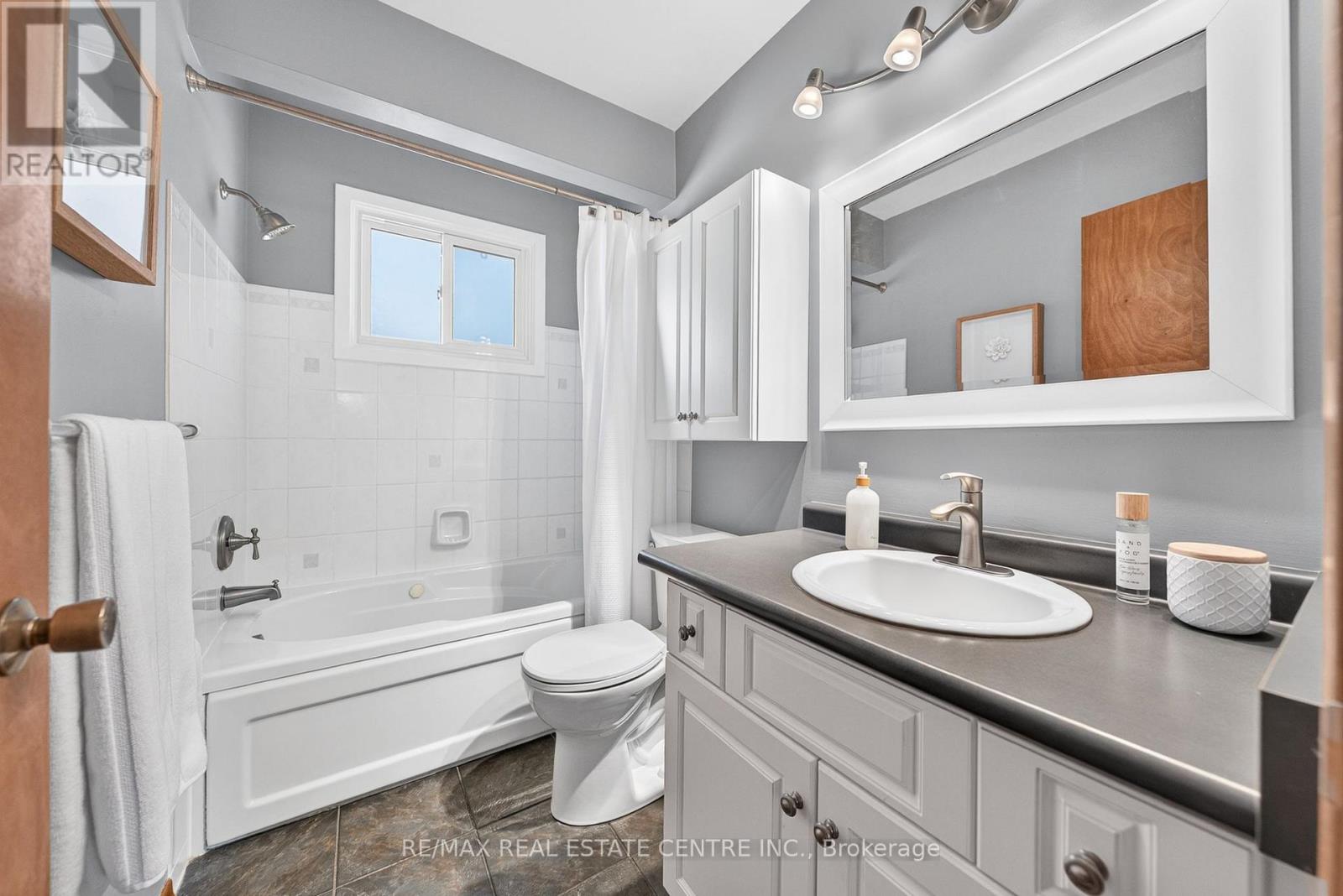 107 Laurentian Drive, Kitchener, Ontario  N2E 1C3 - Photo 20 - X13602562