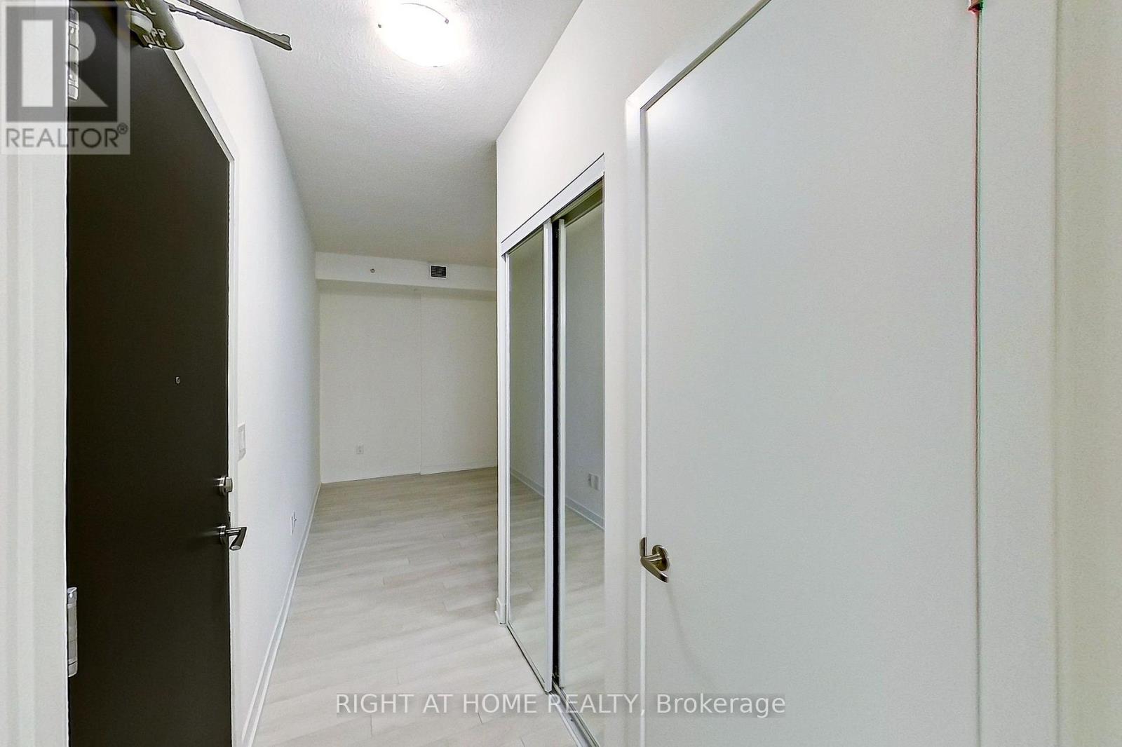 213 - 550 North Service Road, Grimsby, Ontario  L3M 0H9 - Photo 4 - X13602680