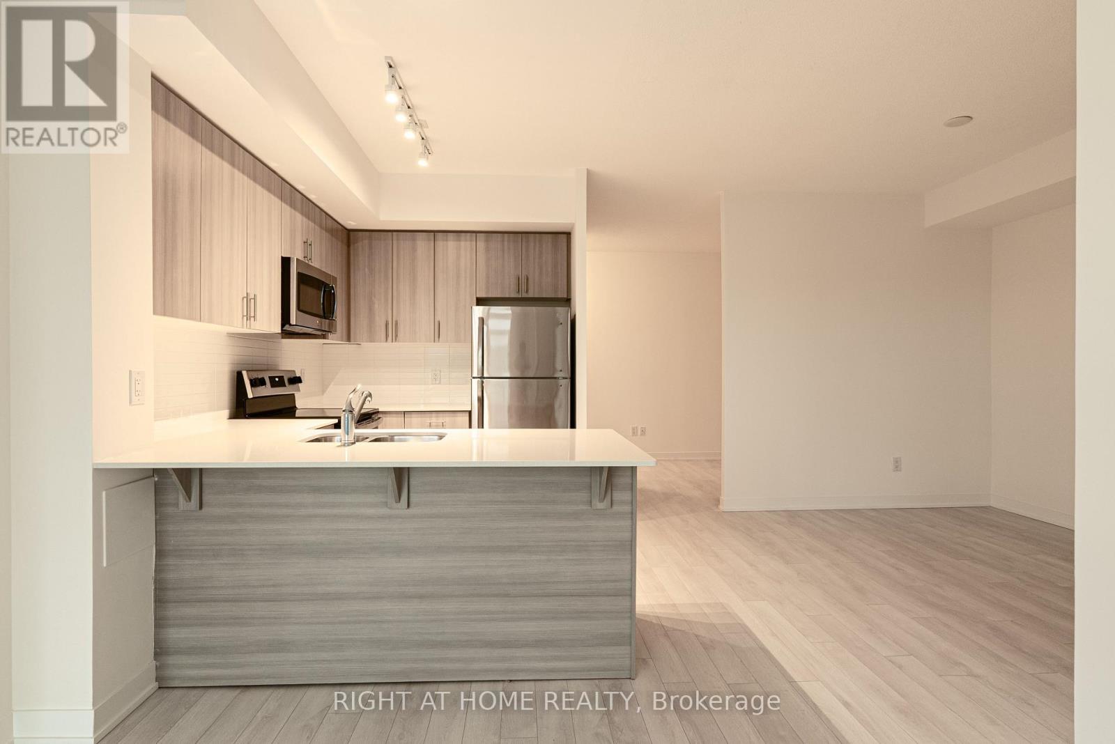 213 - 550 North Service Road, Grimsby, Ontario  L3M 0H9 - Photo 8 - X13602680