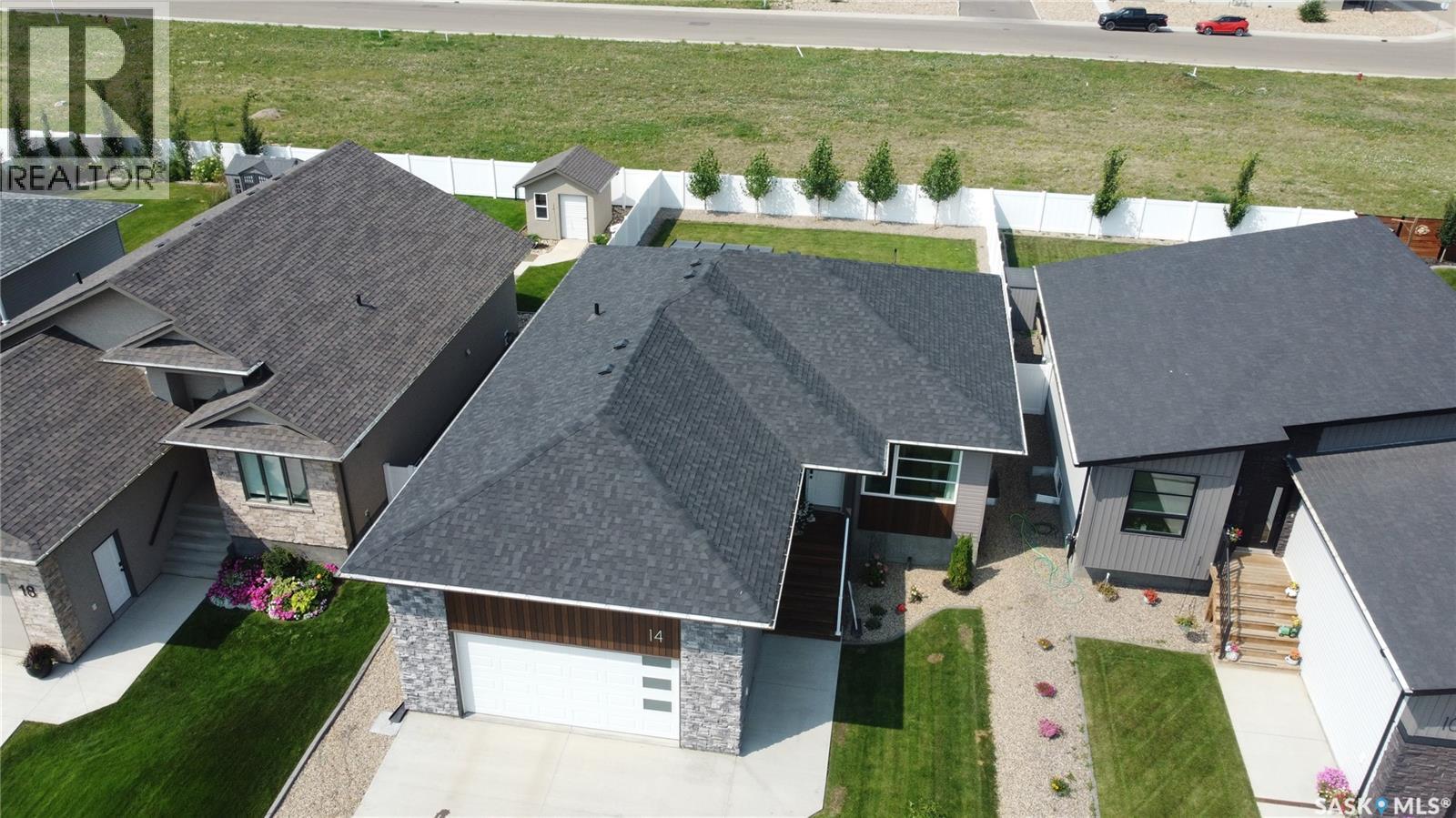 14 Clunie Court, Moose Jaw, Saskatchewan  S6J 0E3 - Photo 2 - SK043606