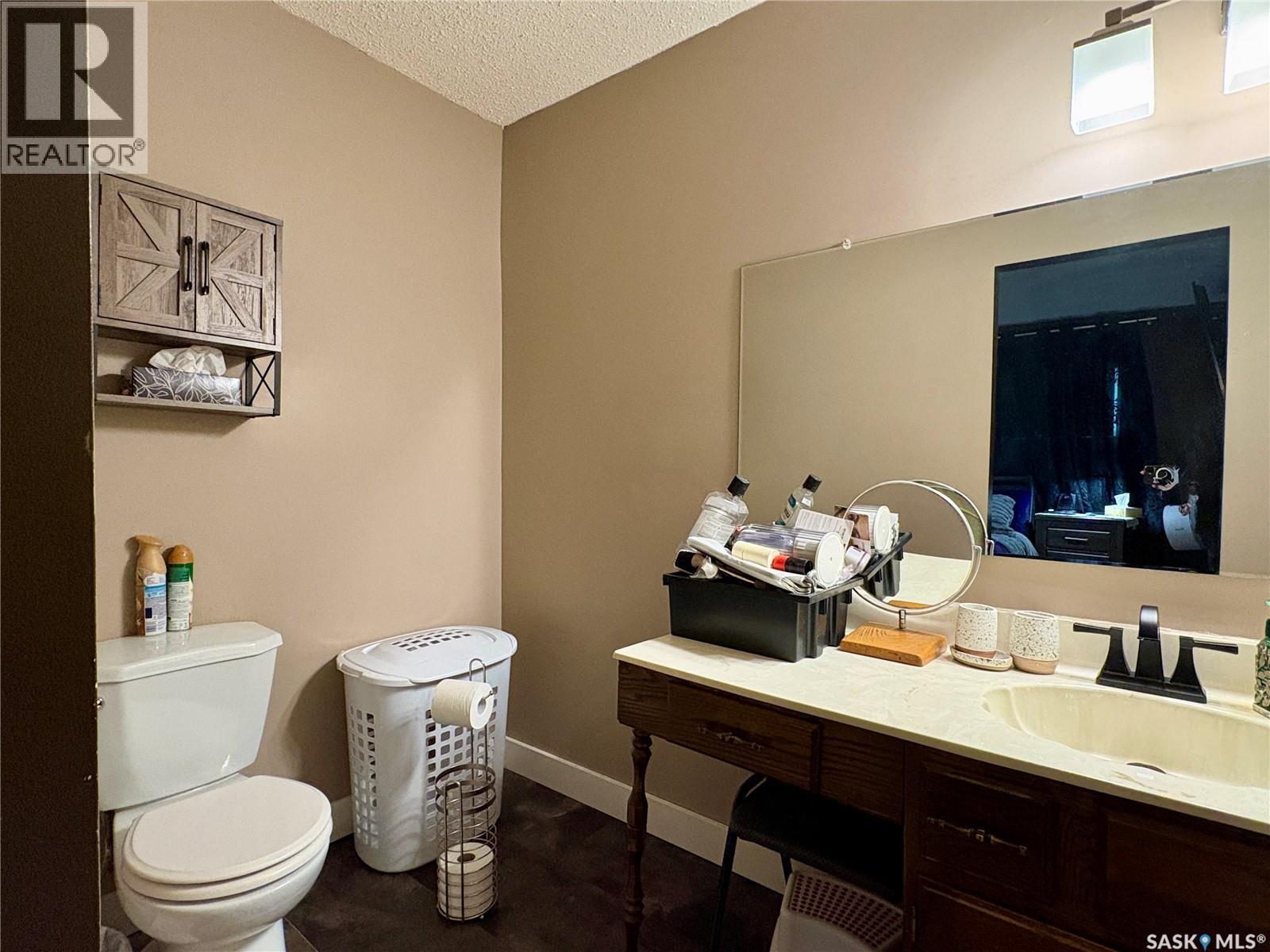 105 5th Avenue, Hodgeville, Saskatchewan  S0H 2B0 - Photo 10 - SK043532