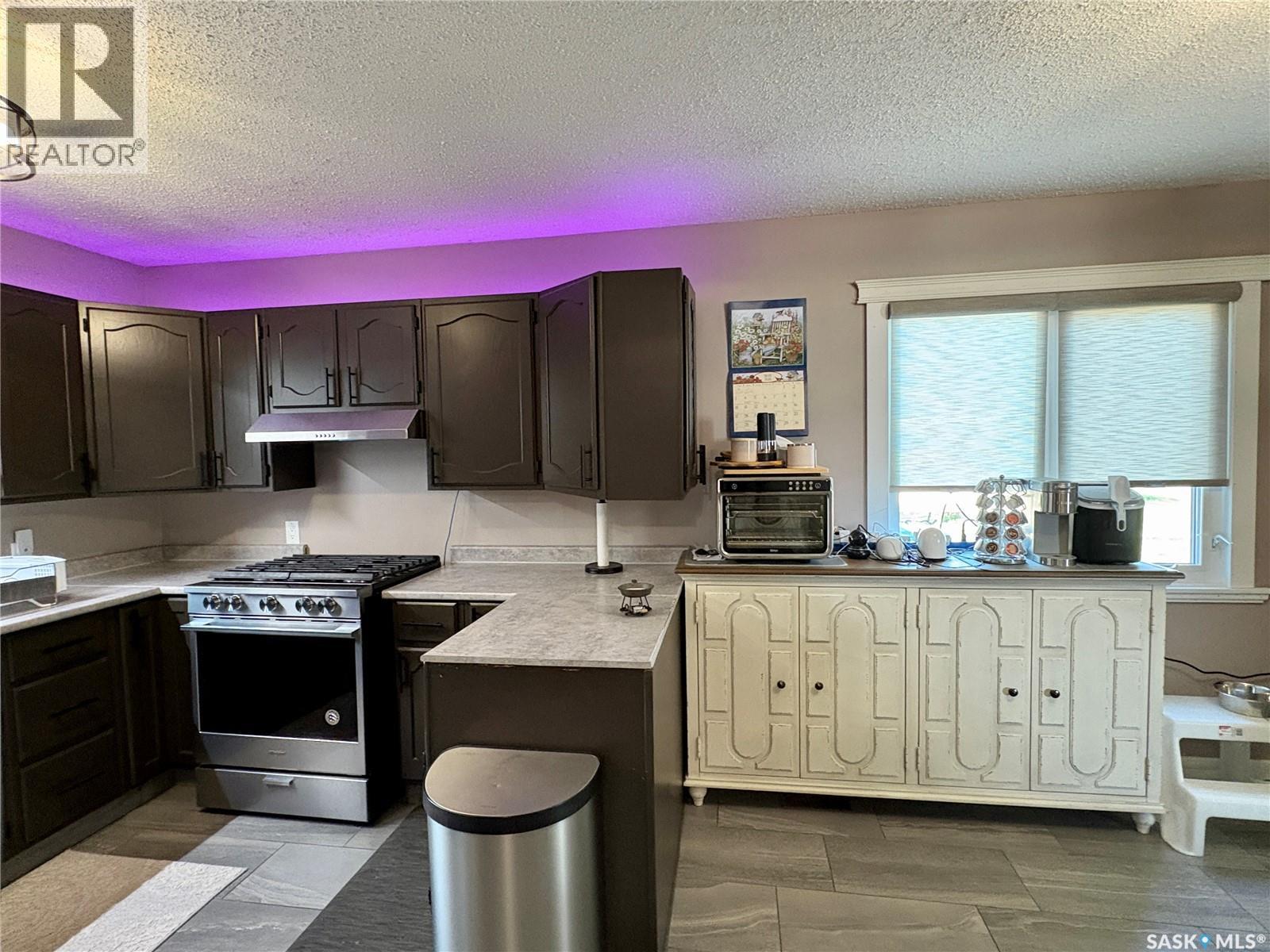 105 5th Avenue, Hodgeville, Saskatchewan  S0H 2B0 - Photo 16 - SK043532