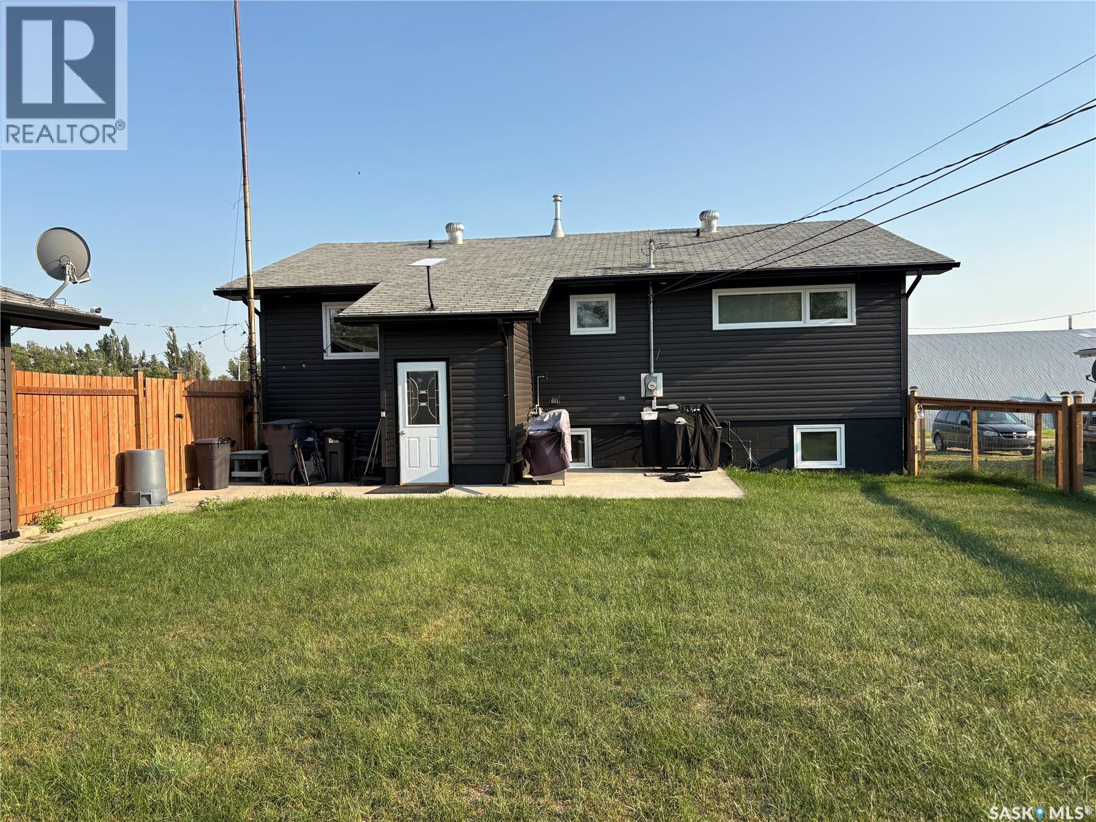 105 5th Avenue, Hodgeville, Saskatchewan  S0H 2B0 - Photo 33 - SK043532