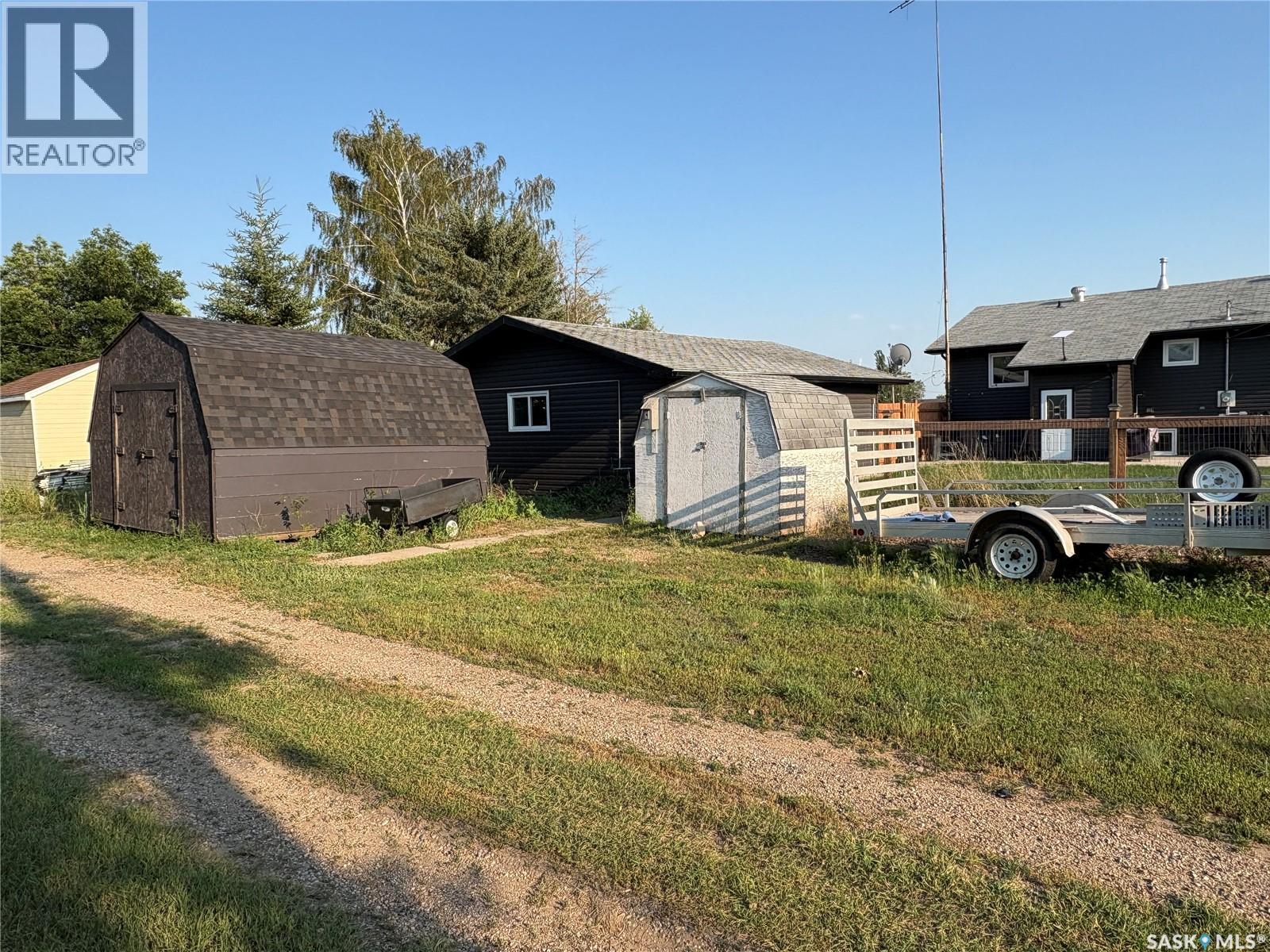 105 5th Avenue, Hodgeville, Saskatchewan  S0H 2B0 - Photo 36 - SK043532