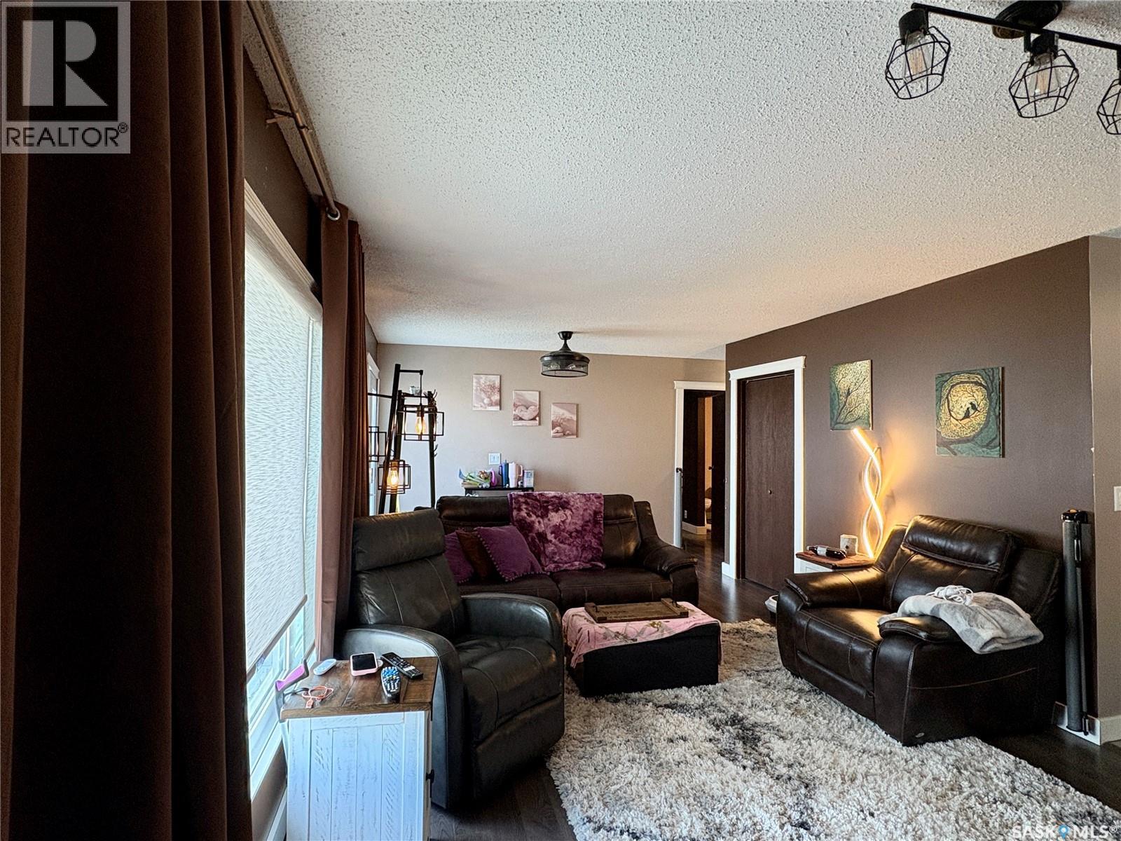 105 5th Avenue, Hodgeville, Saskatchewan  S0H 2B0 - Photo 5 - SK043532