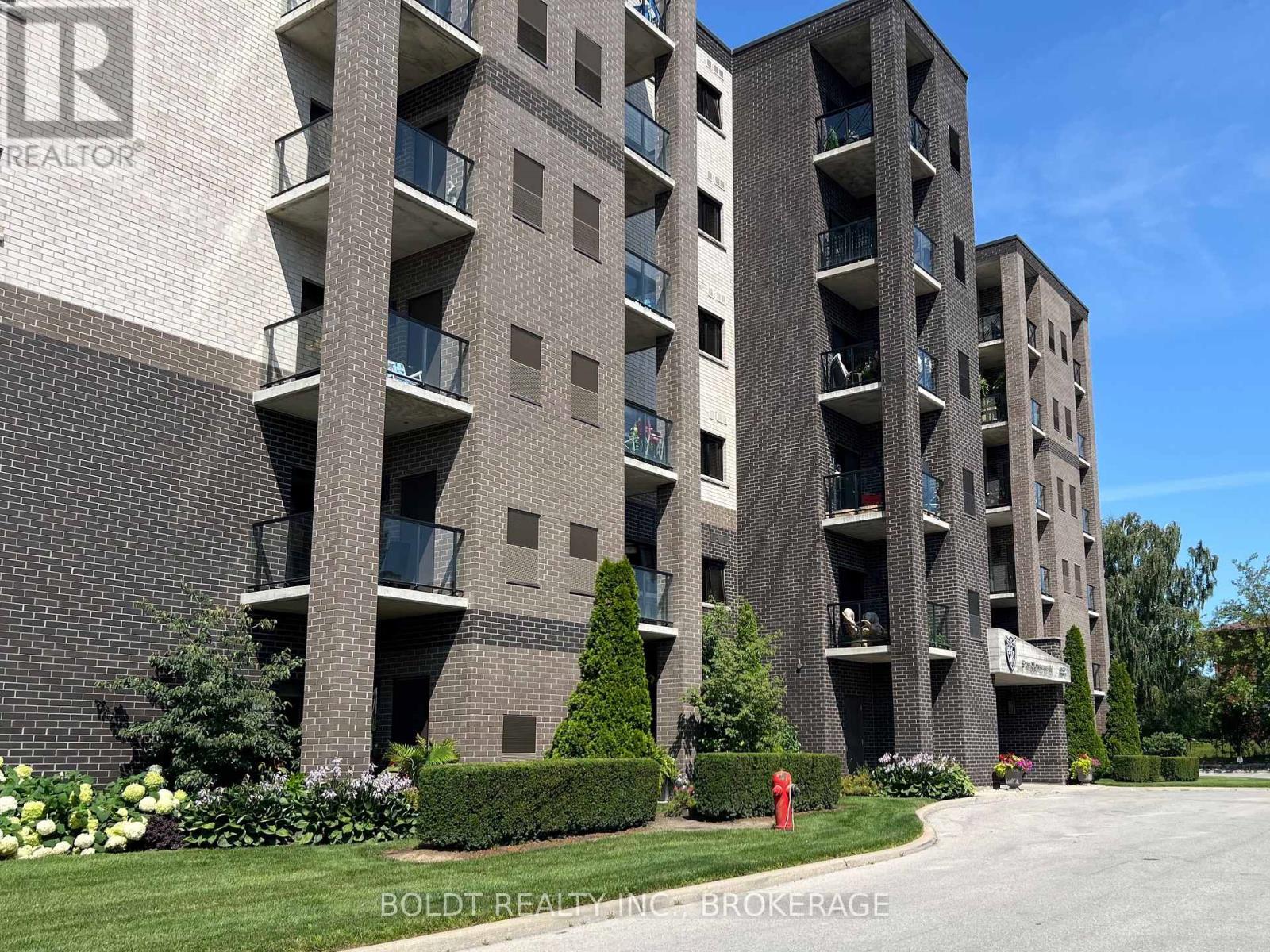 407 - 5837 Dunn Street, Niagara Falls, Ontario  L2G 0X7 - Photo 2 - X13414262