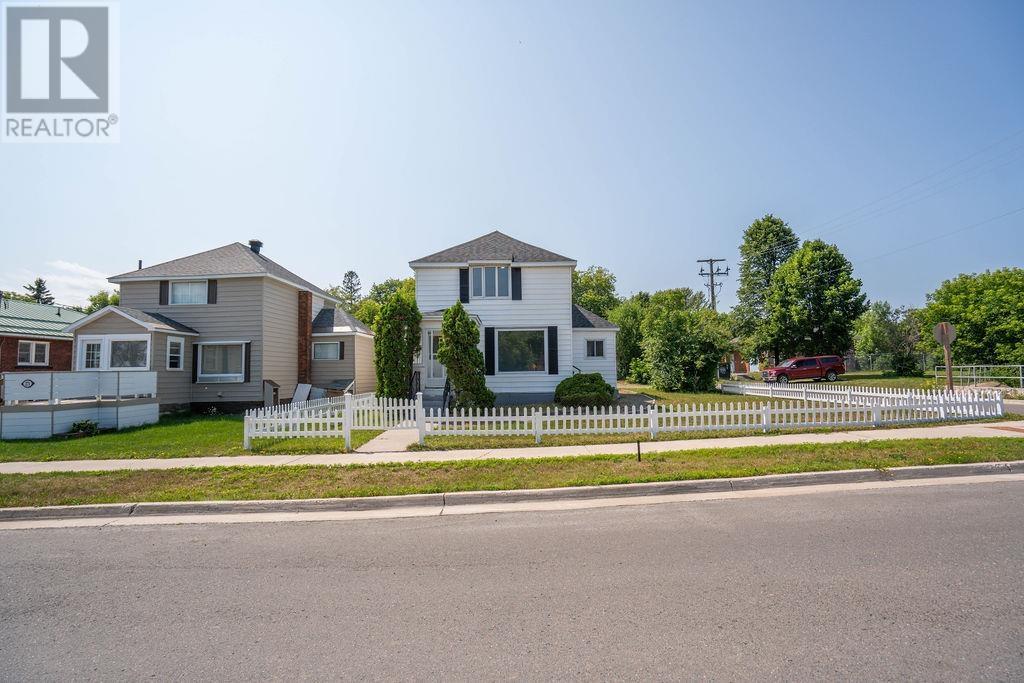 275 John St, Sault Ste. Marie, Ontario  P6A 1P4 - Photo 3 - SM261955