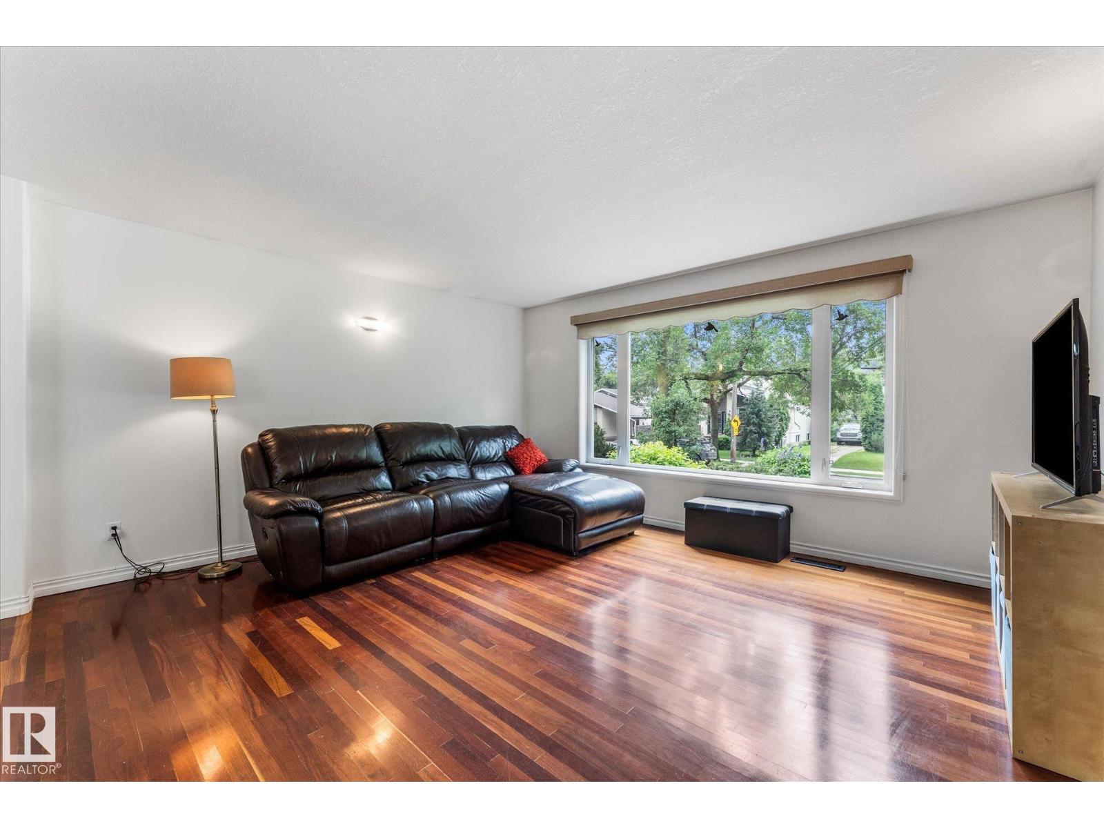10810 54 Av NW, Edmonton, Alberta  T6H 0T9 - Photo 9 - E4500530