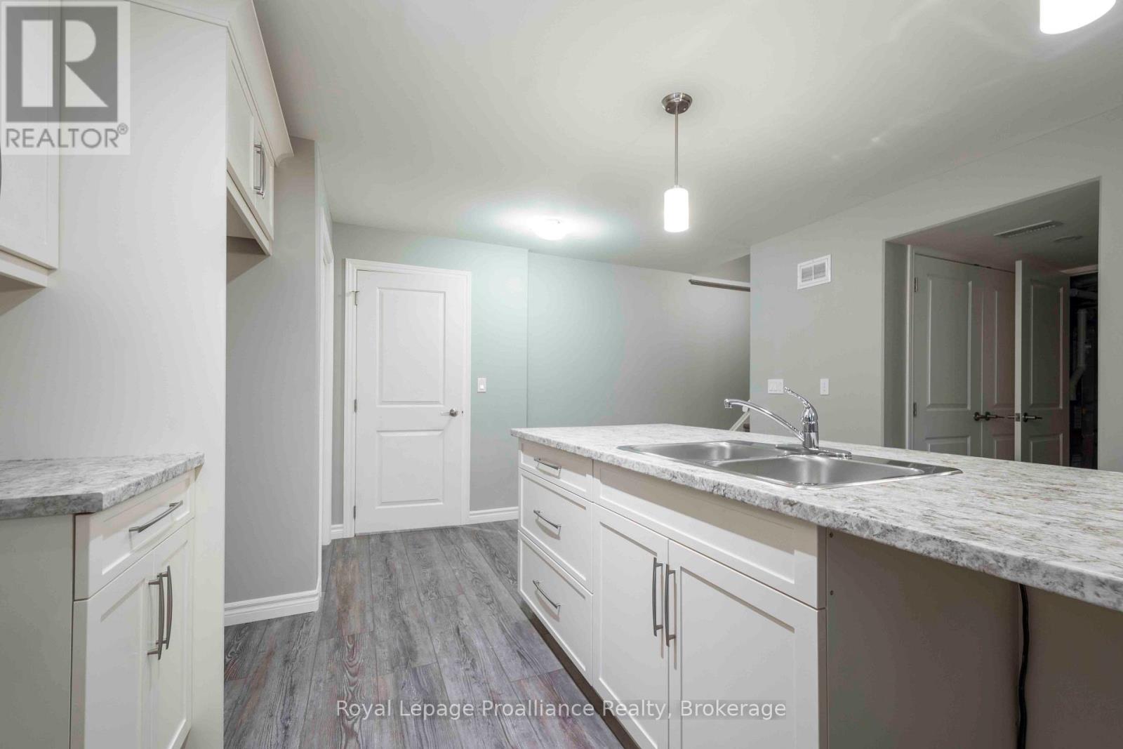 47 Dewal Place, Belleville, Ontario  K8P 0H3 - Photo 5 - X13602838